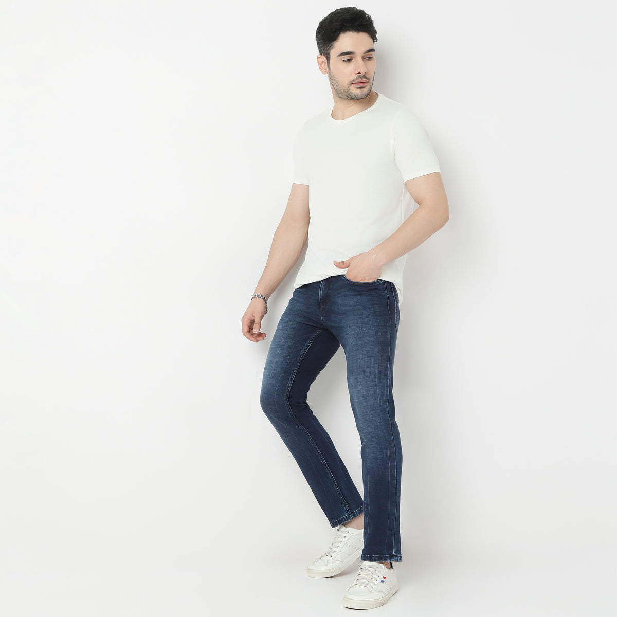 Slim Fit Classic Washed Jeans