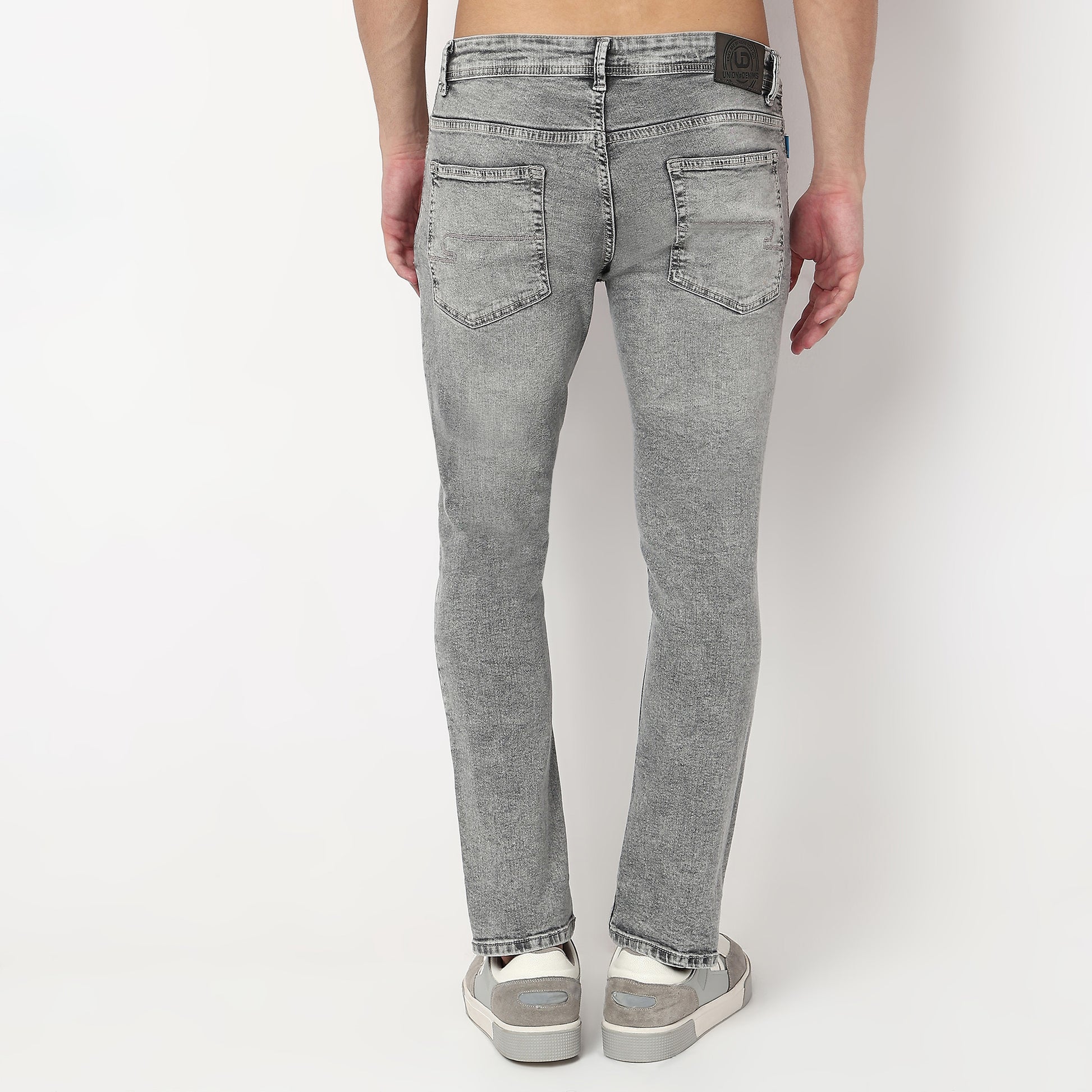 Slim Fit Fully Bleached Textured Look Ankle Length Jeans
