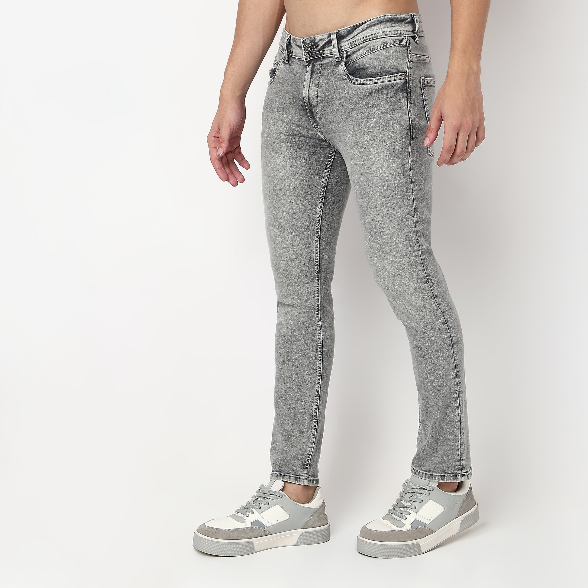 Slim Fit Fully Bleached Textured Look Ankle Length Jeans