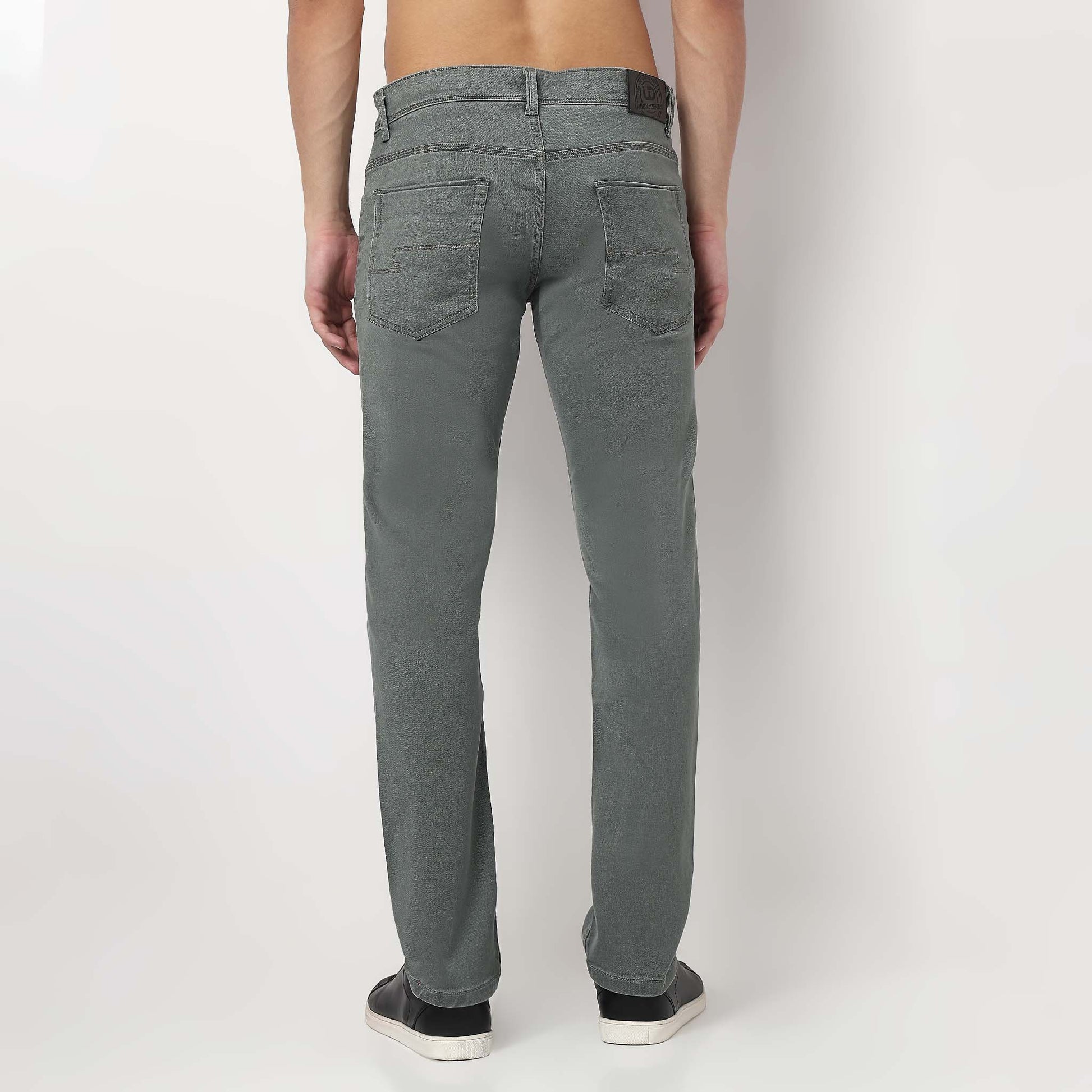 Straight Fit Classic Wash Clean Refined For Smart Casual Style Jeans