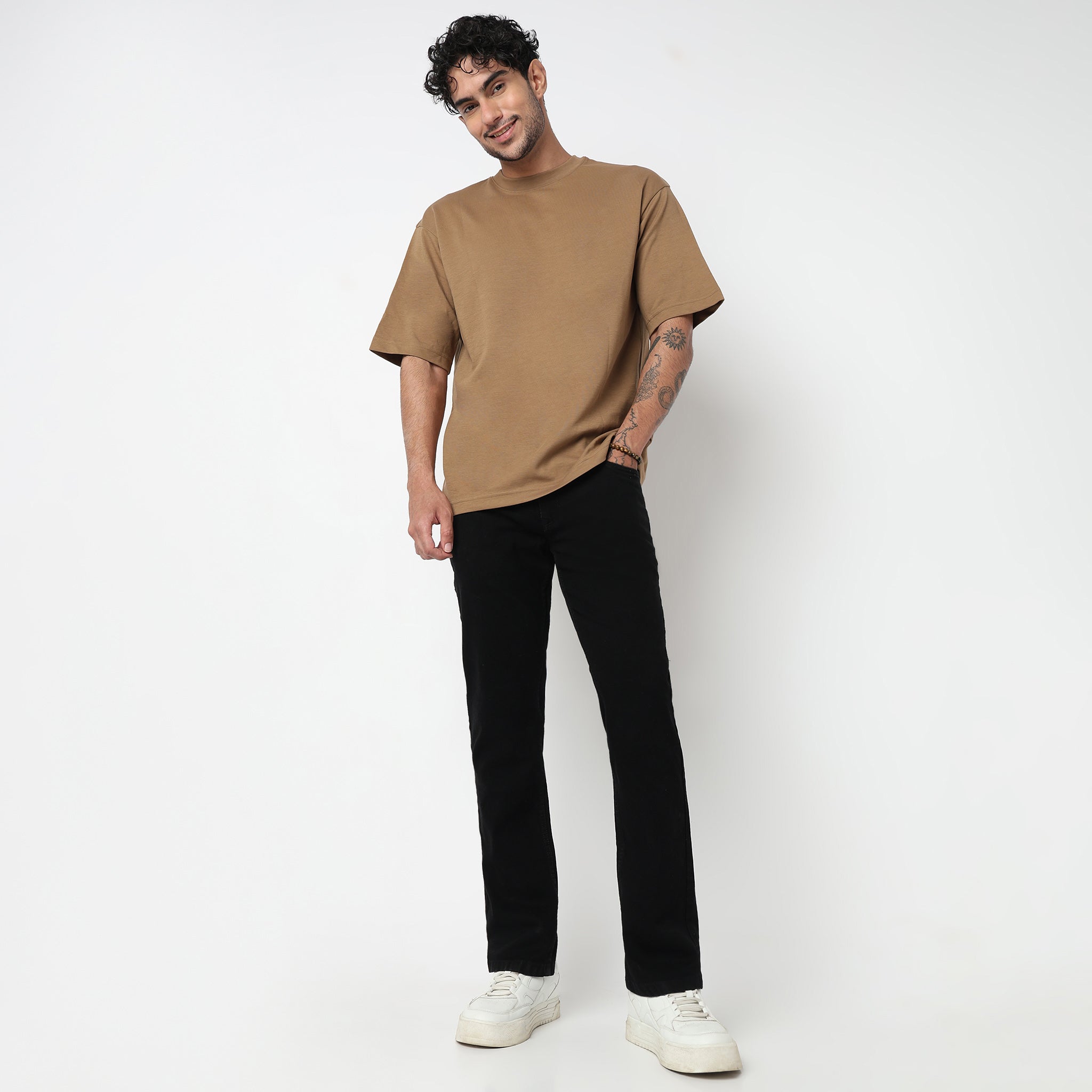 Relaxed Fit Essentials Jeans