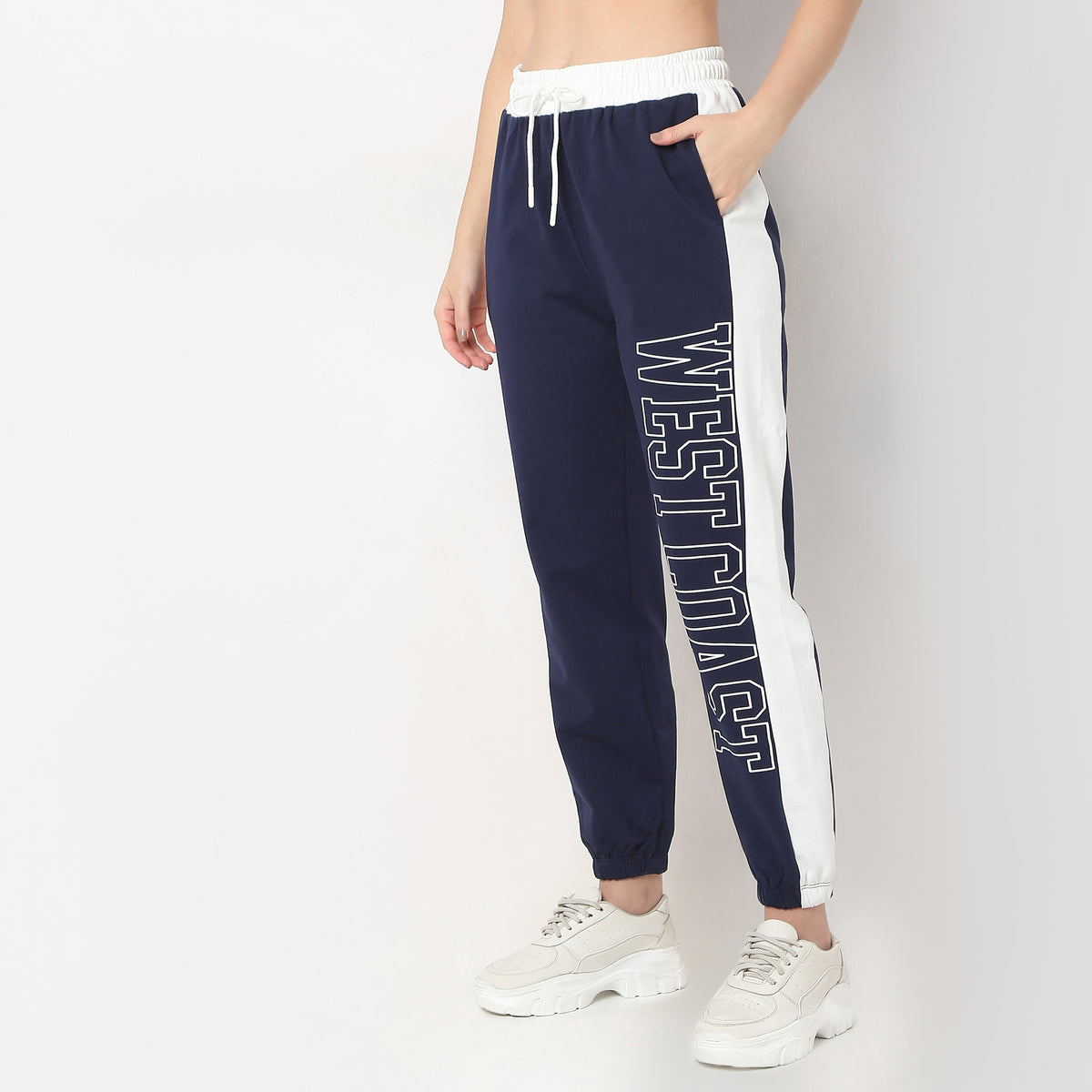 Relaxed Fit Printed High Rise Joggers