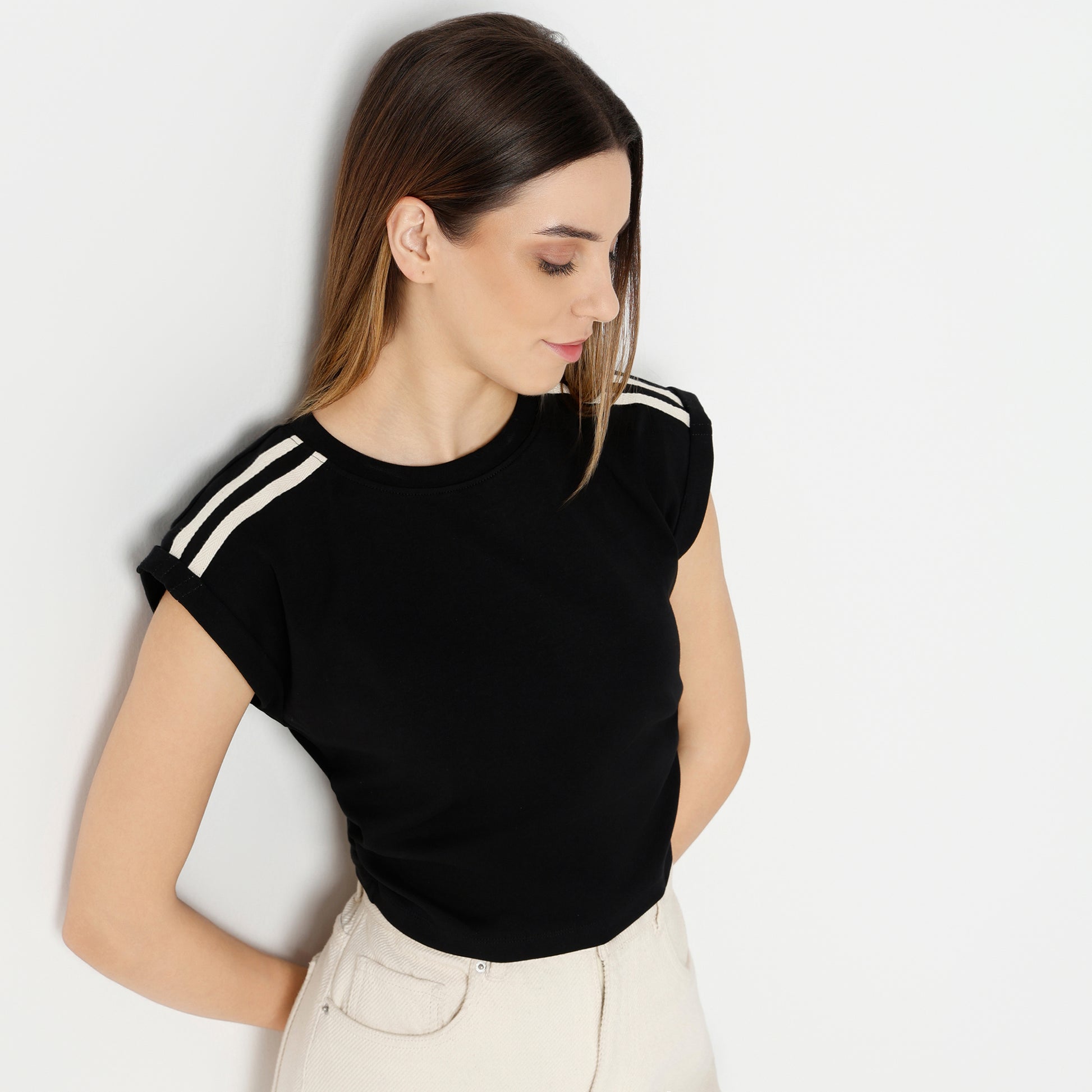 Slim Fit Solid Cropped T-Shirt