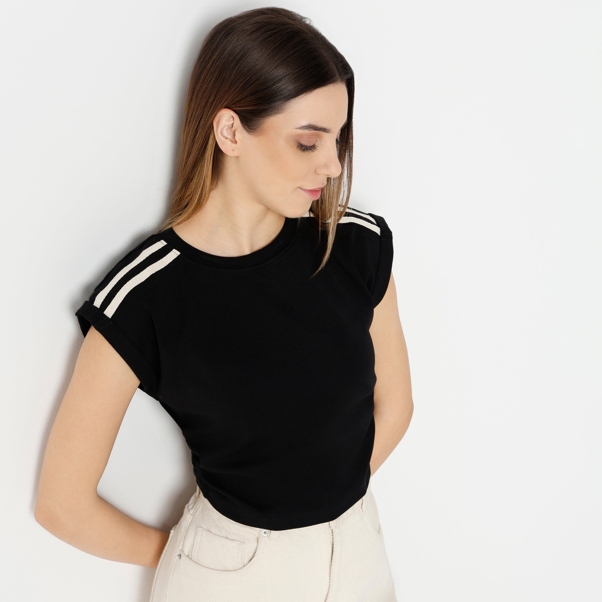 Slim Fit Solid Cropped T-Shirt