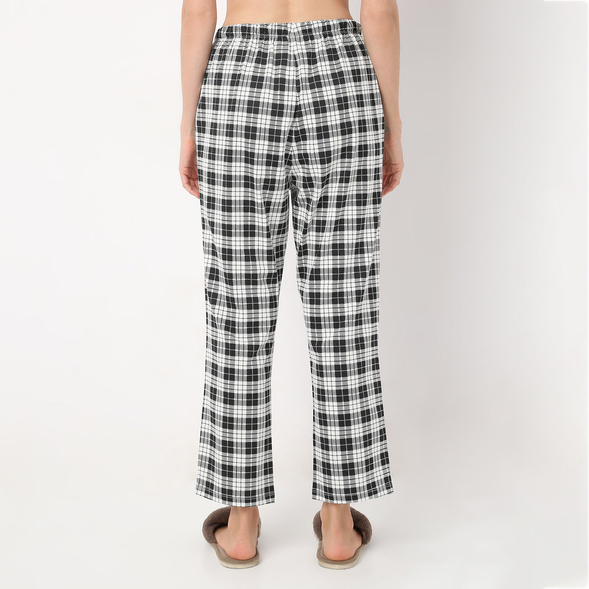 Regular Fit Checkered Ankle Length Mid Rise Pyjamas