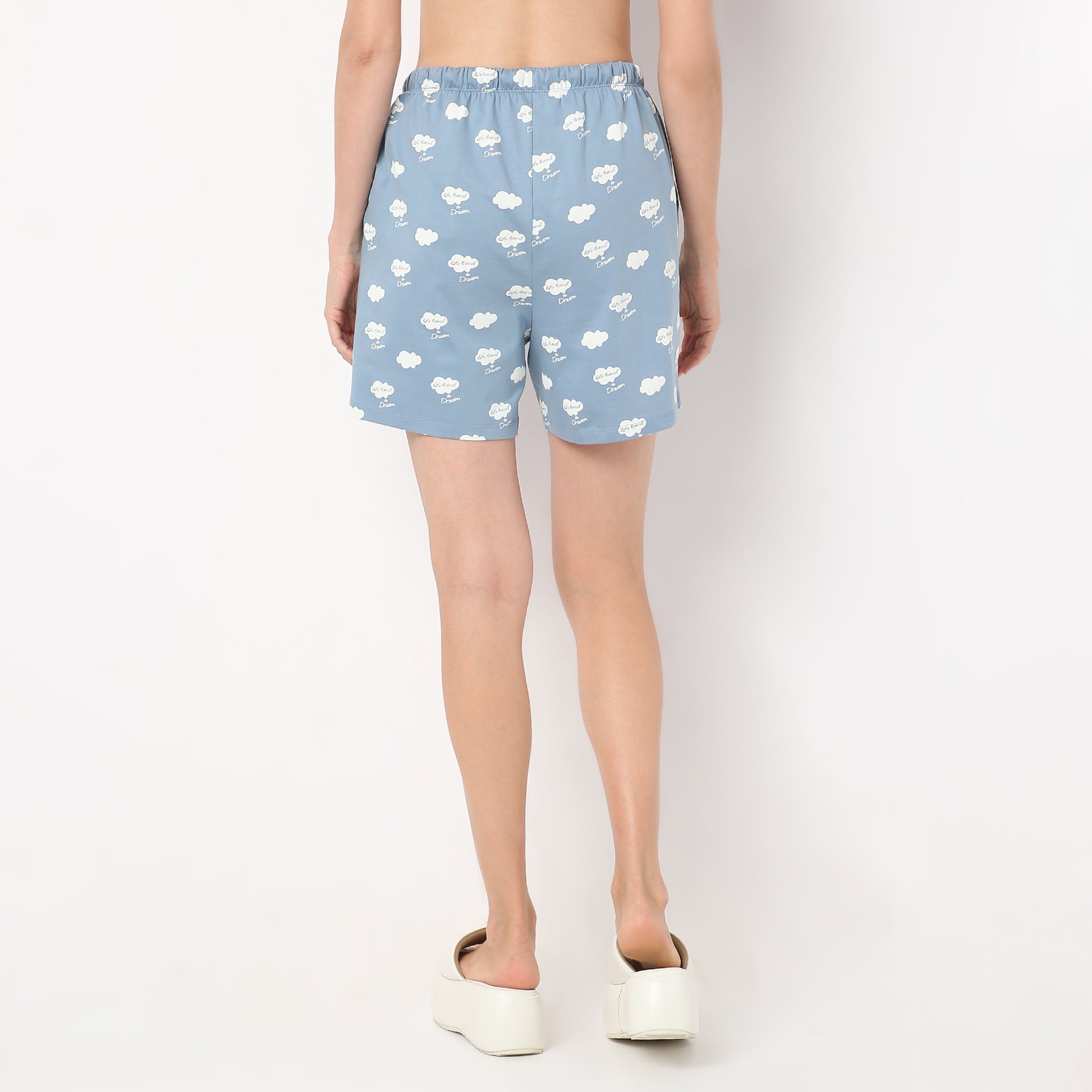 Regular Fit Printed Above Knee Mid Rise Shorts