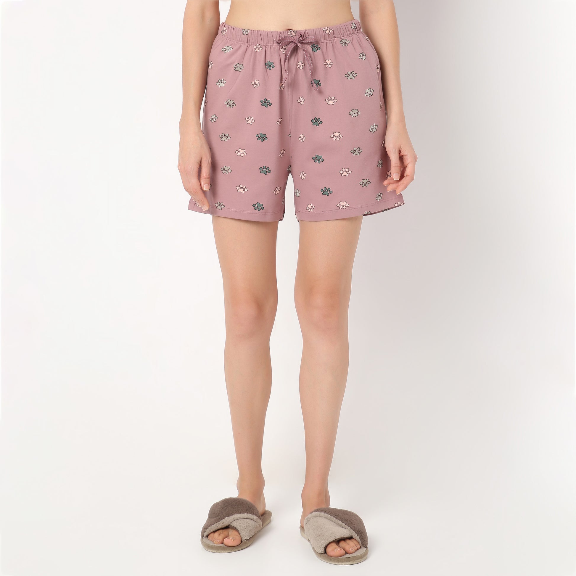 Regular Fit Printed Above Knee Mid Rise Shorts