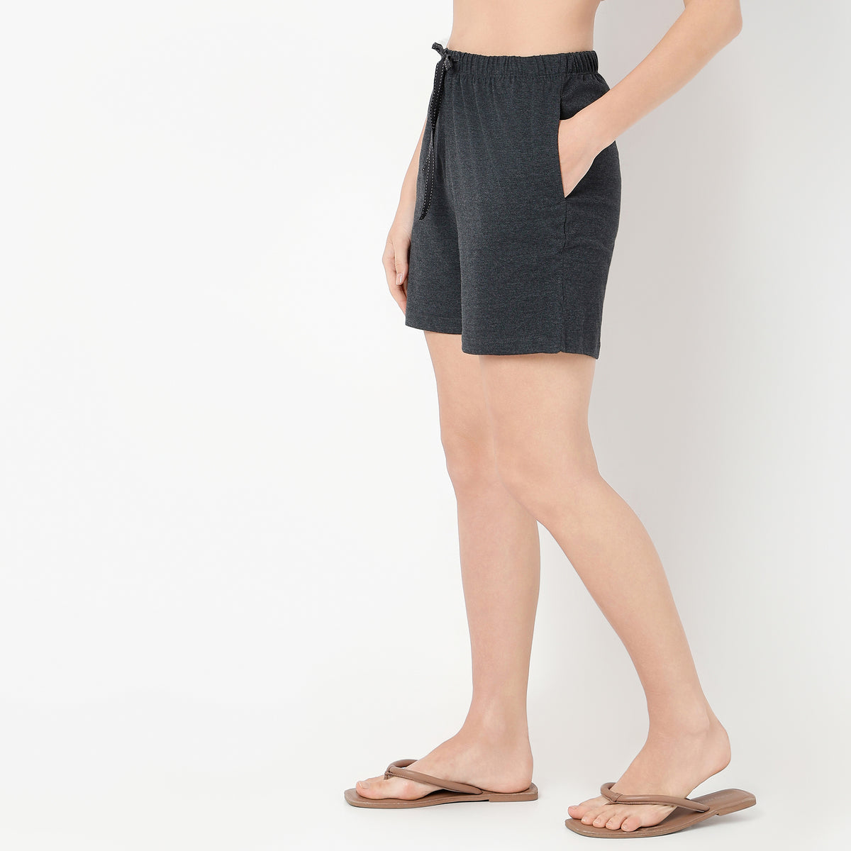 Regular Fit Printed Above Knee Mid Rise Shorts