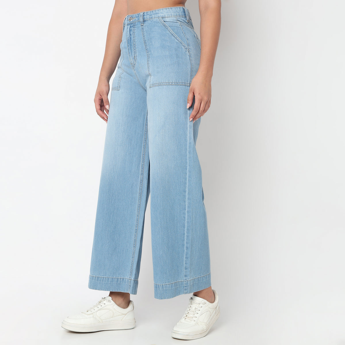 Wide Leg Street Look Denim