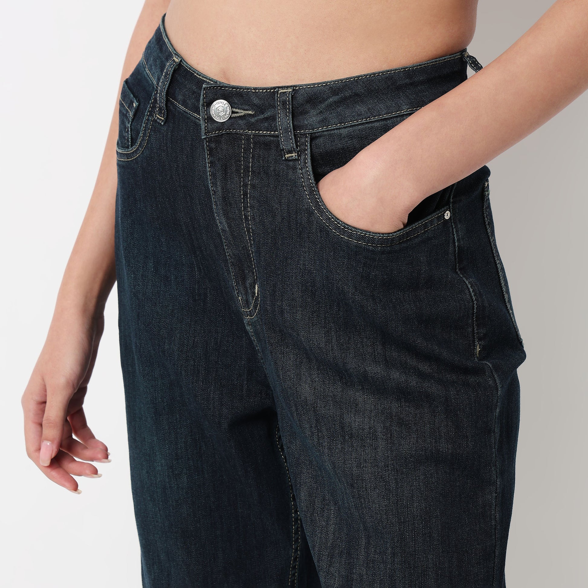 Baisc 5 Pocket Cropped Jeans With Relaxed Fit