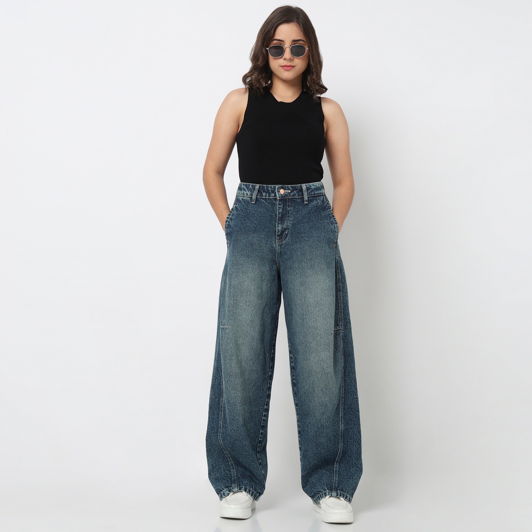Low Waist Barrel Fit Jeans