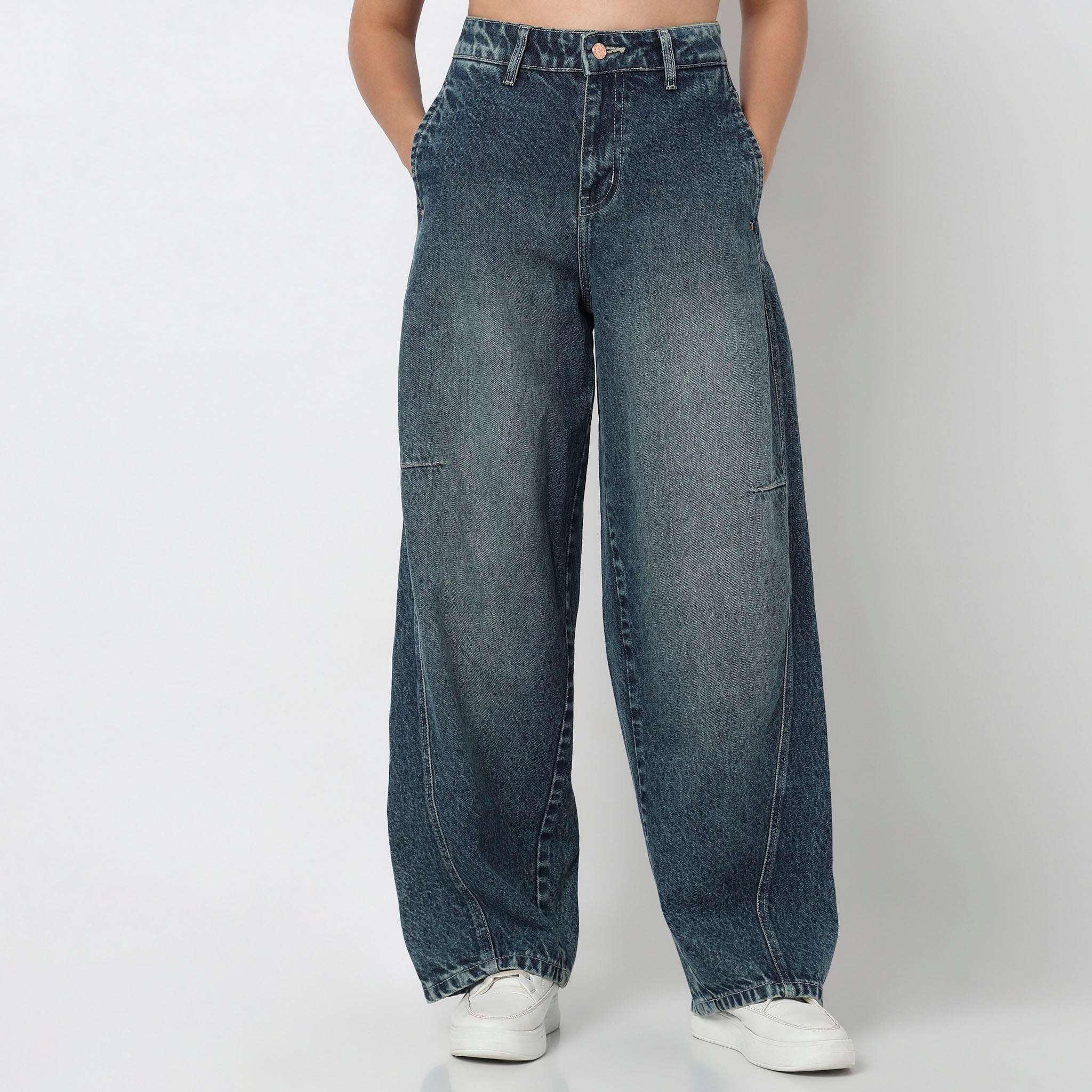 Low Waist Barrel Fit Jeans