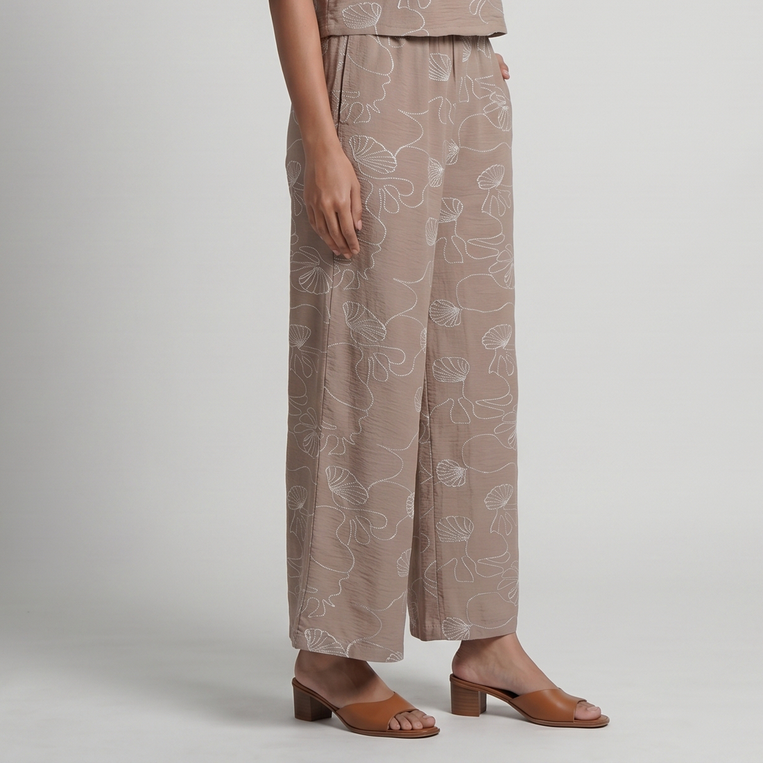 Embroidered Mid Rise Palazzo