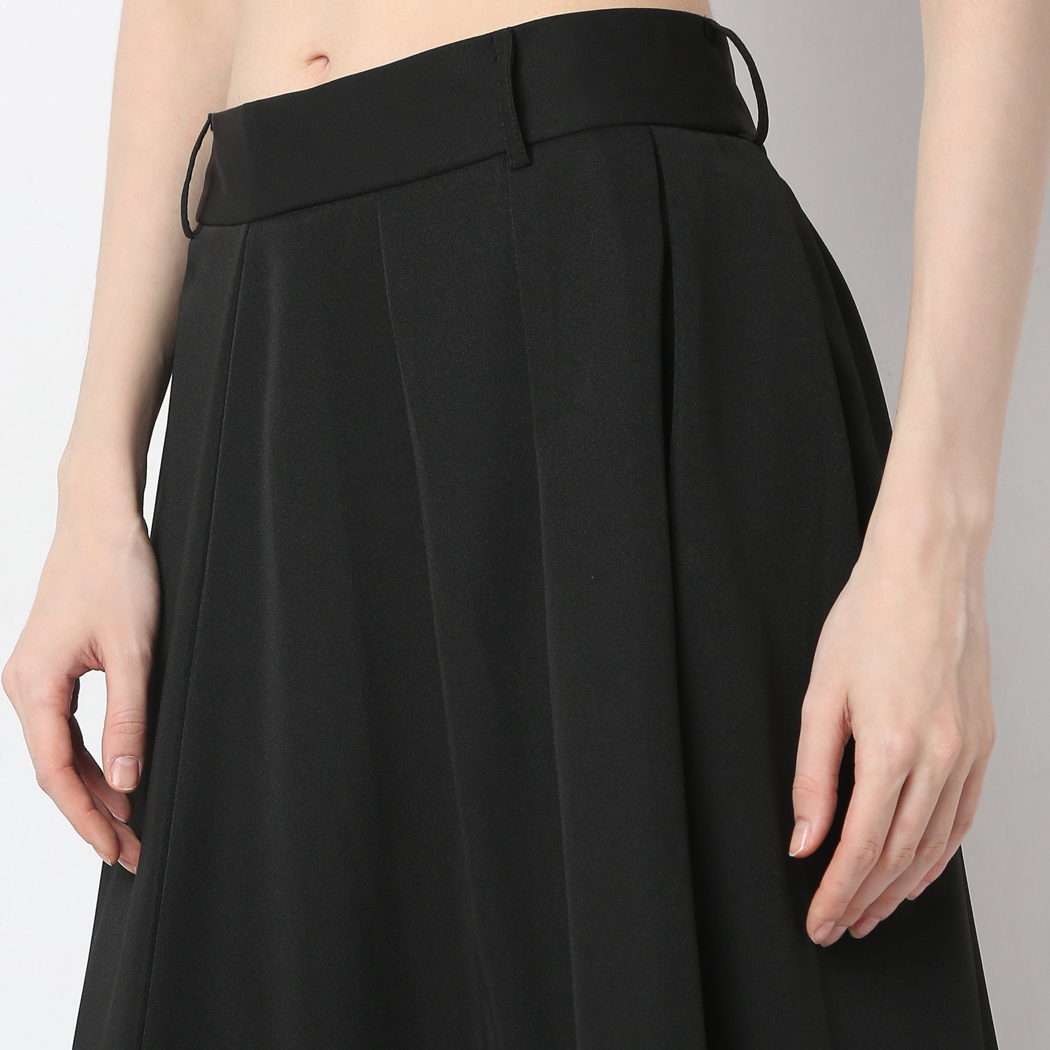 meer. 新品　FRONT GATHER TIGHT SKIRTブラック MEER. FRONT GATHER TIGHT SKIRT(BLK)