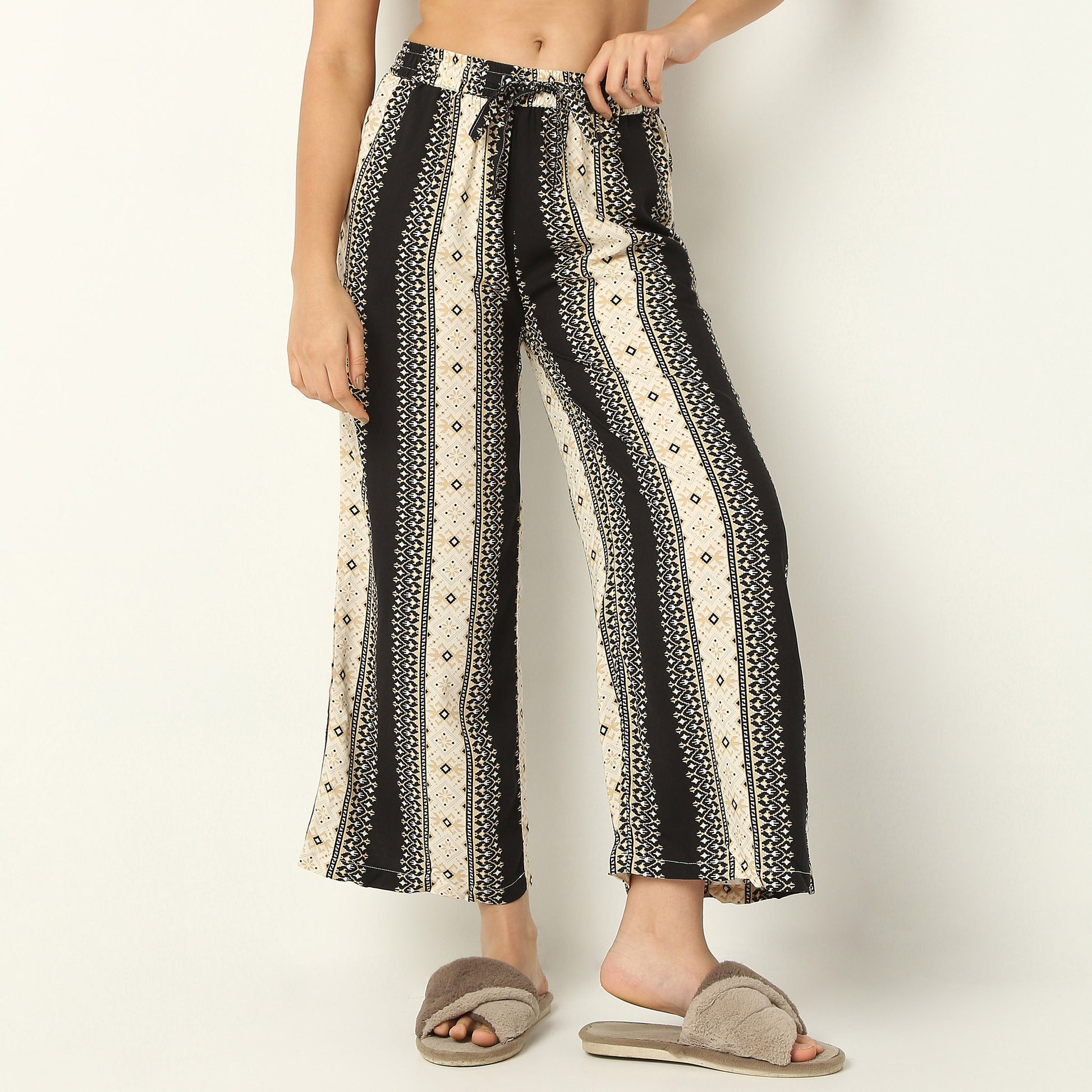 Regular Fit Printed Ankle Length Mid Rise Palazzos