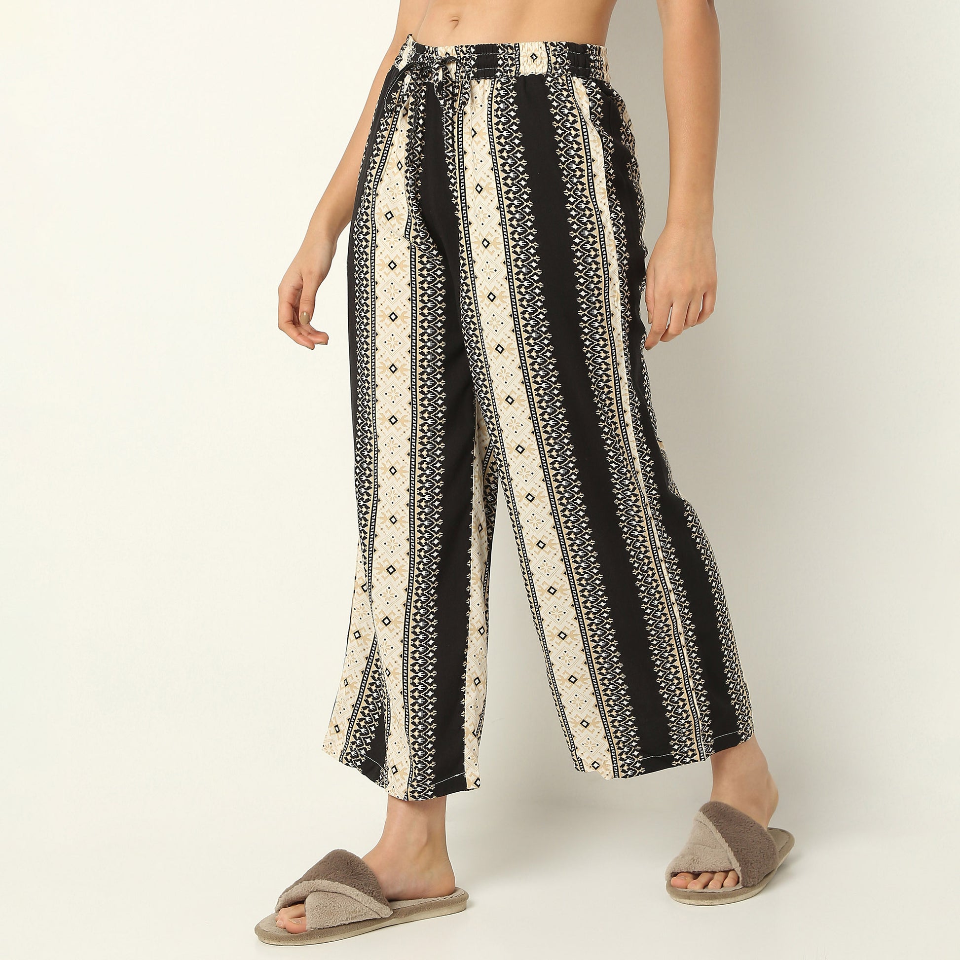 Regular Fit Printed Ankle Length Mid Rise Palazzos