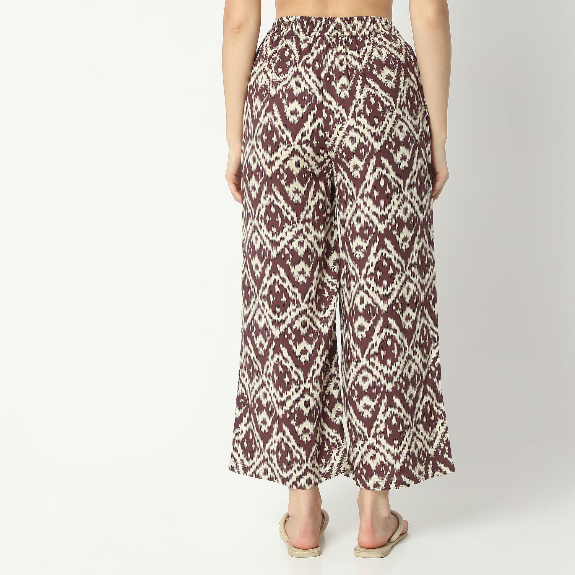 Regular Fit Printed Ankle Length Mid Rise Pyjamas