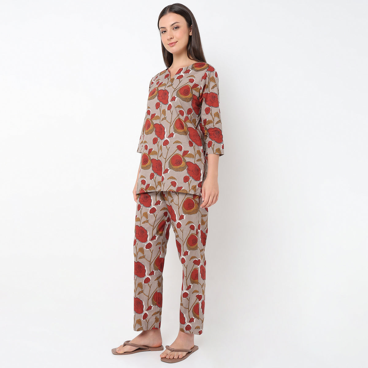 Floral Print Round Neck Kurta with Pyjama Set