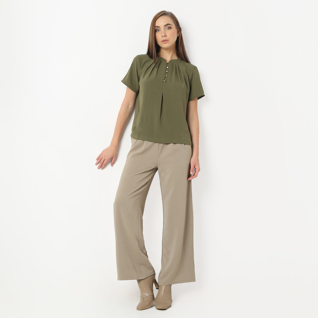 Solid Round Neck Pleated Top