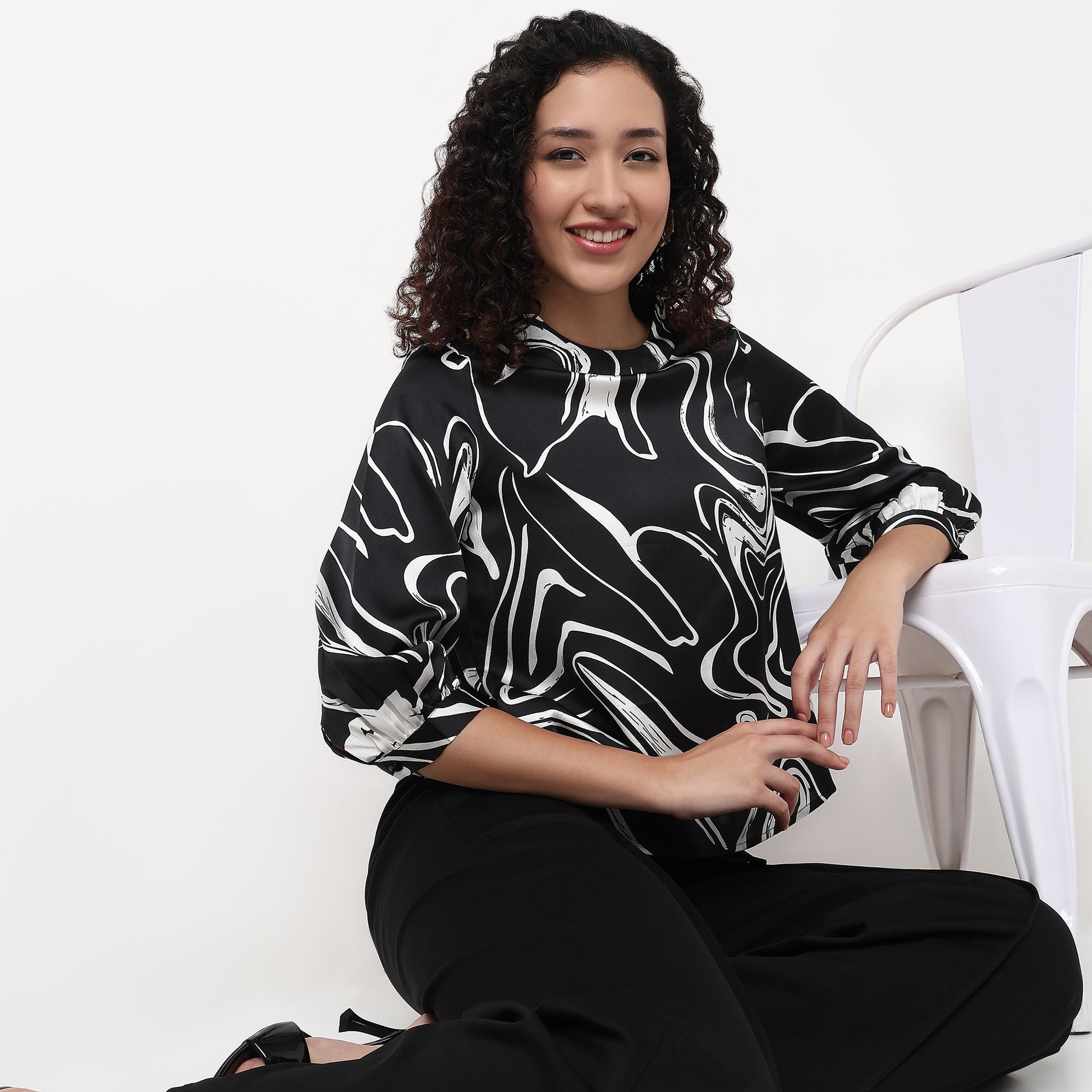 Abstract Printed Full Sleeve Top