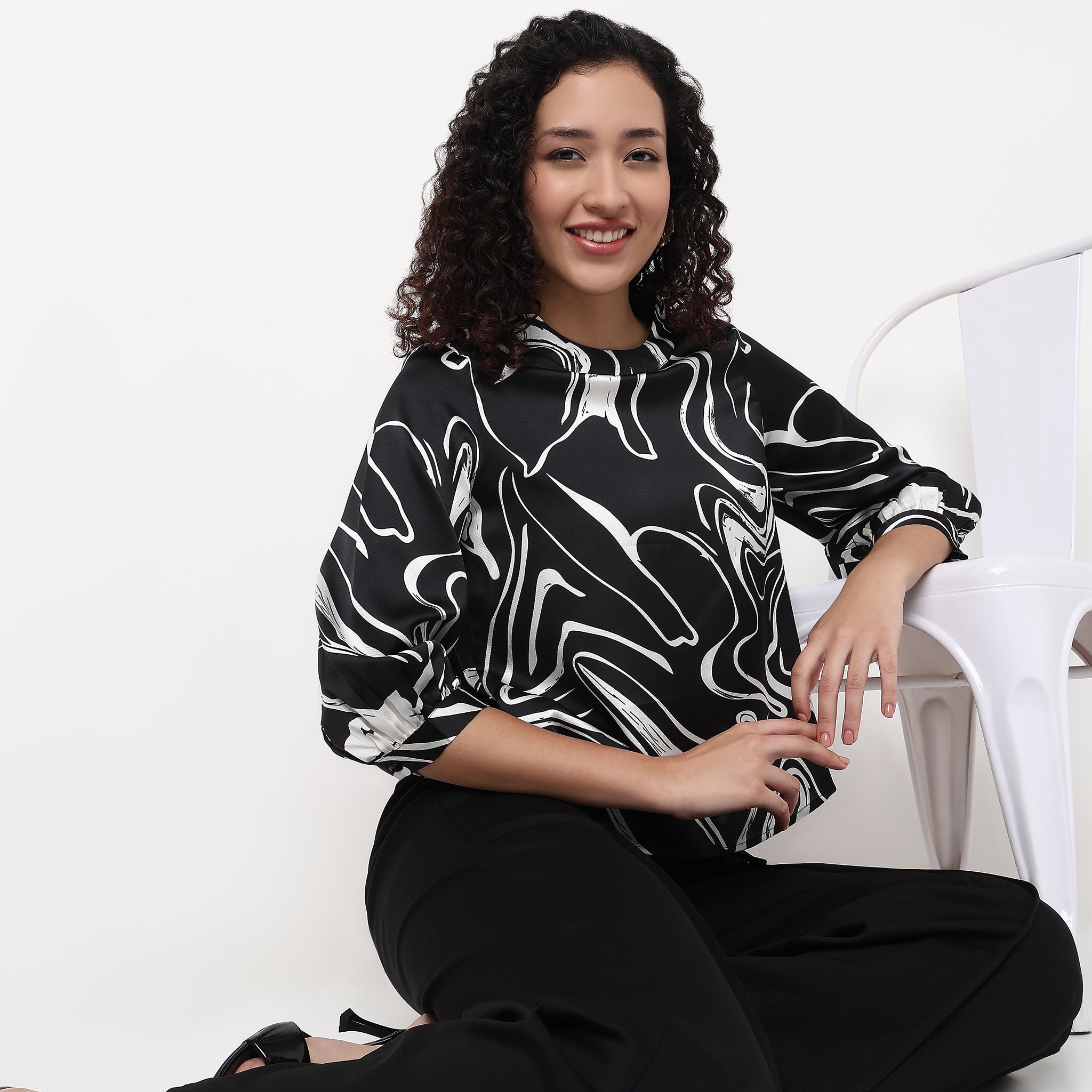 Abstract Printed Full Sleeve Top