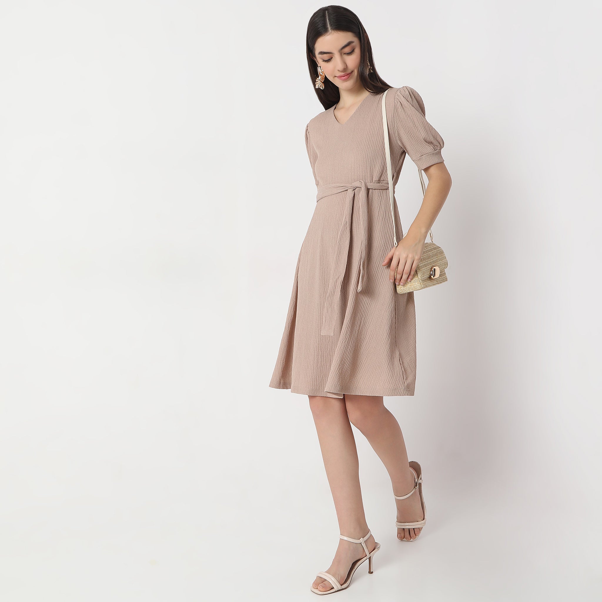 Flare Fit Knee Length Short Sleeve V-Neck Flared Dress Style Union Flare Fit Knee Length Short Sleeve V-Neck Flared Dress Style Union
