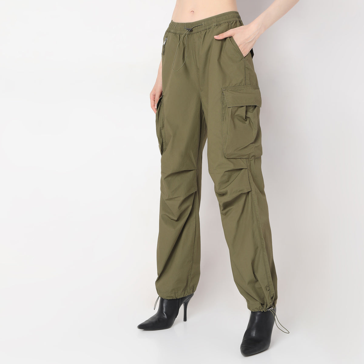 Relaxed Fit High Rise Cargos