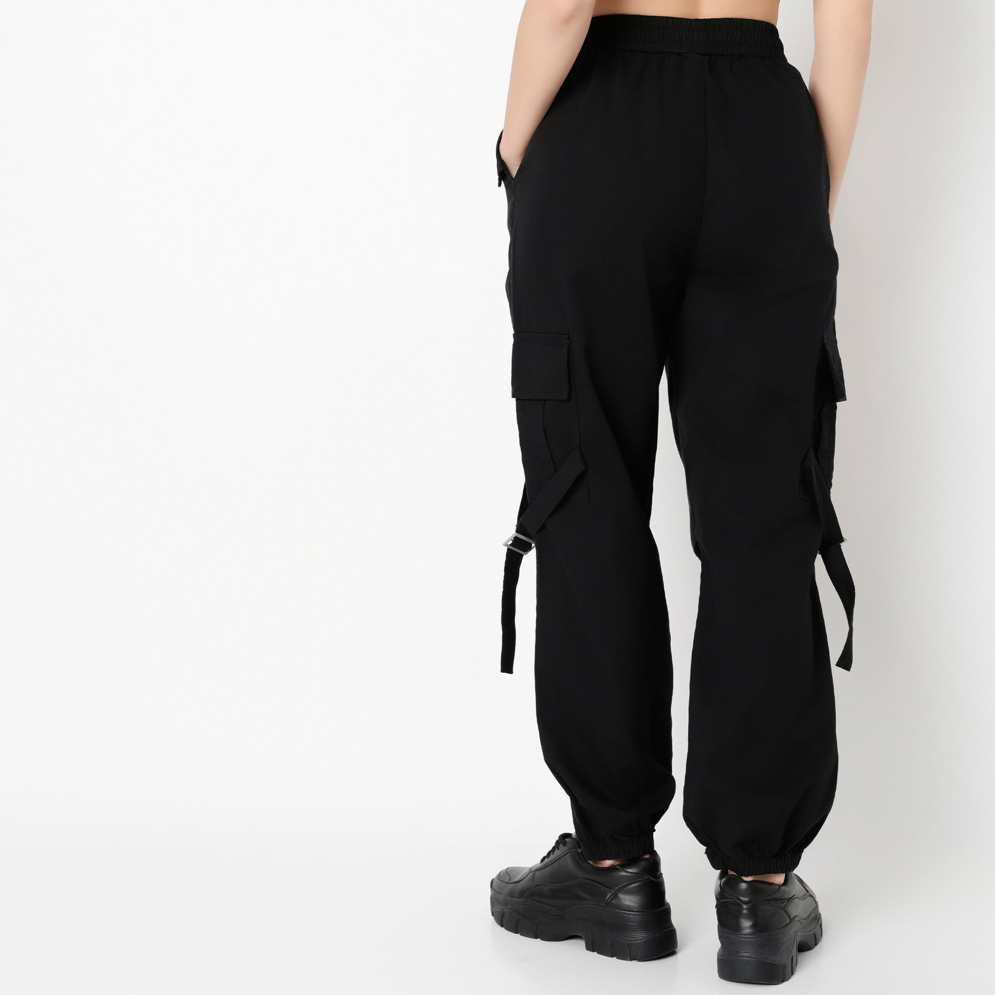Relaxed Fit Solid Ankle Length High Rise Pants