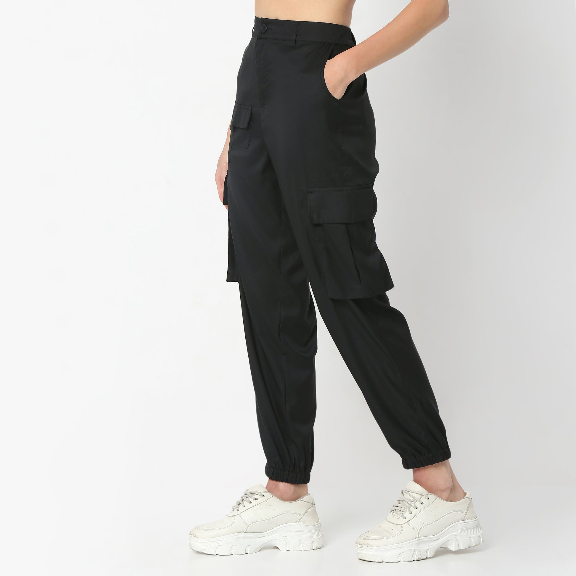 Regular Fit Solid Ankle Length High Rise Cargo Pants