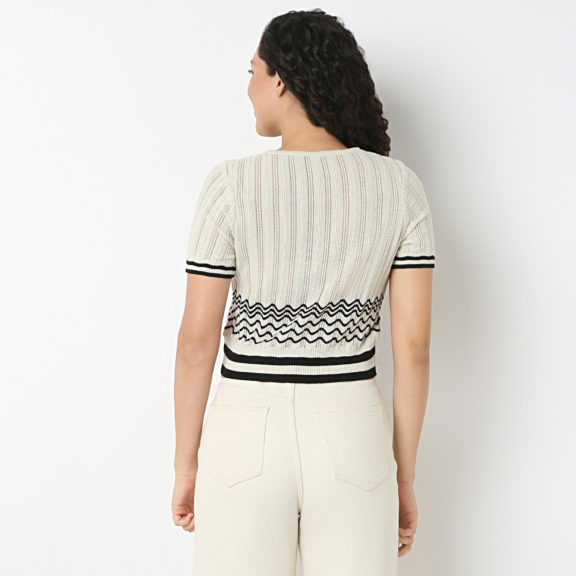 Betty Round Neck Fashion Tee With Chevron Pattern