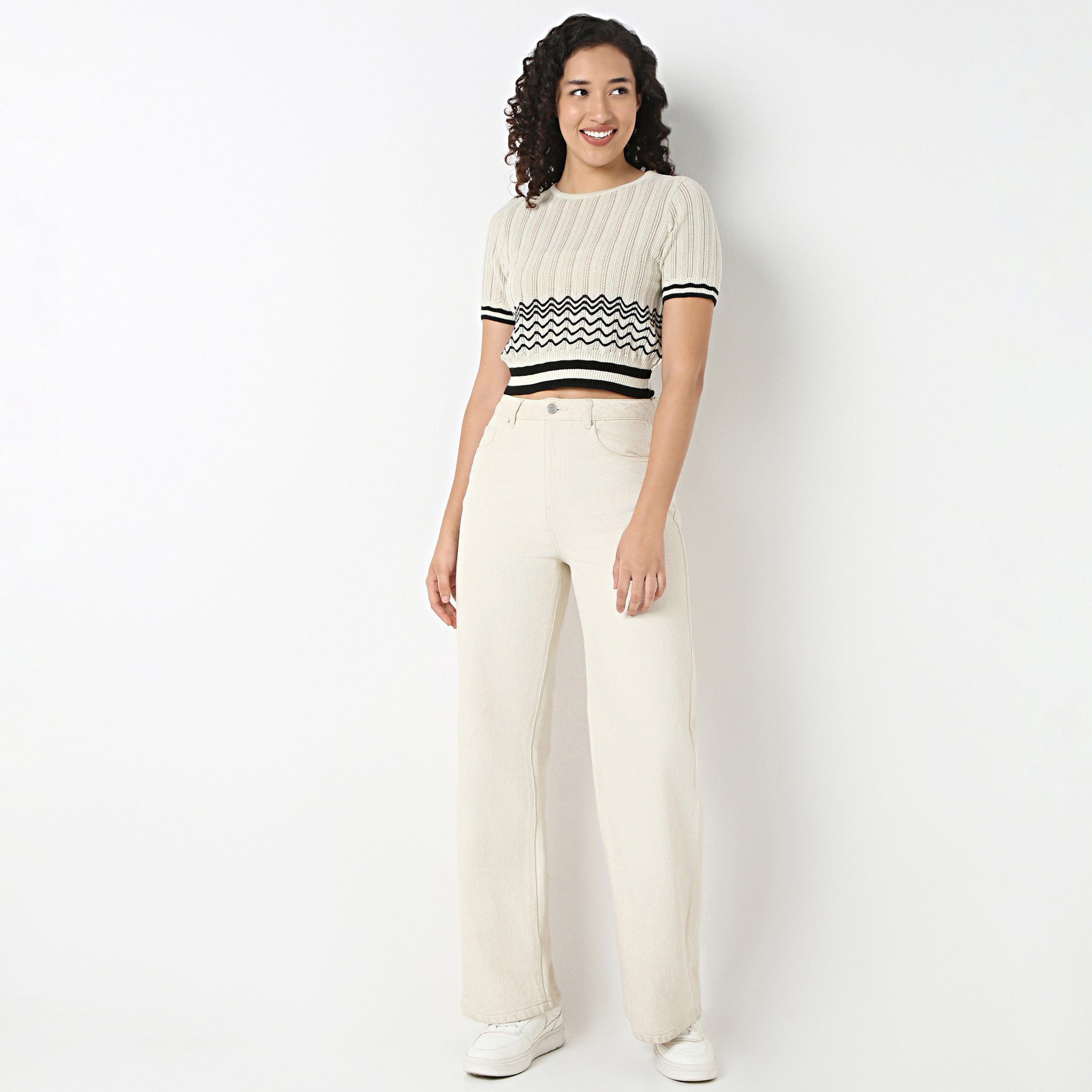 Betty Round Neck Fashion Tee With Chevron Pattern