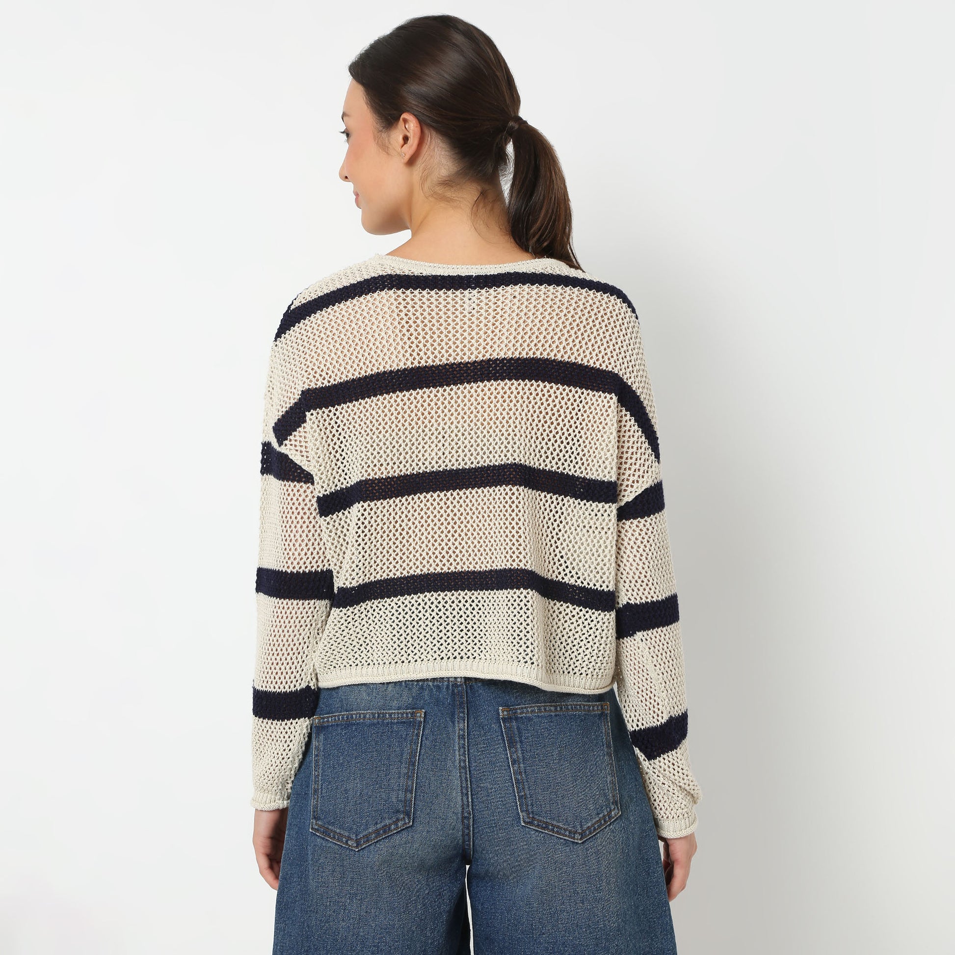 Women Round Neck Cropped Full Sleeve Structured Boxy Fit Young Fashion T-Shirt