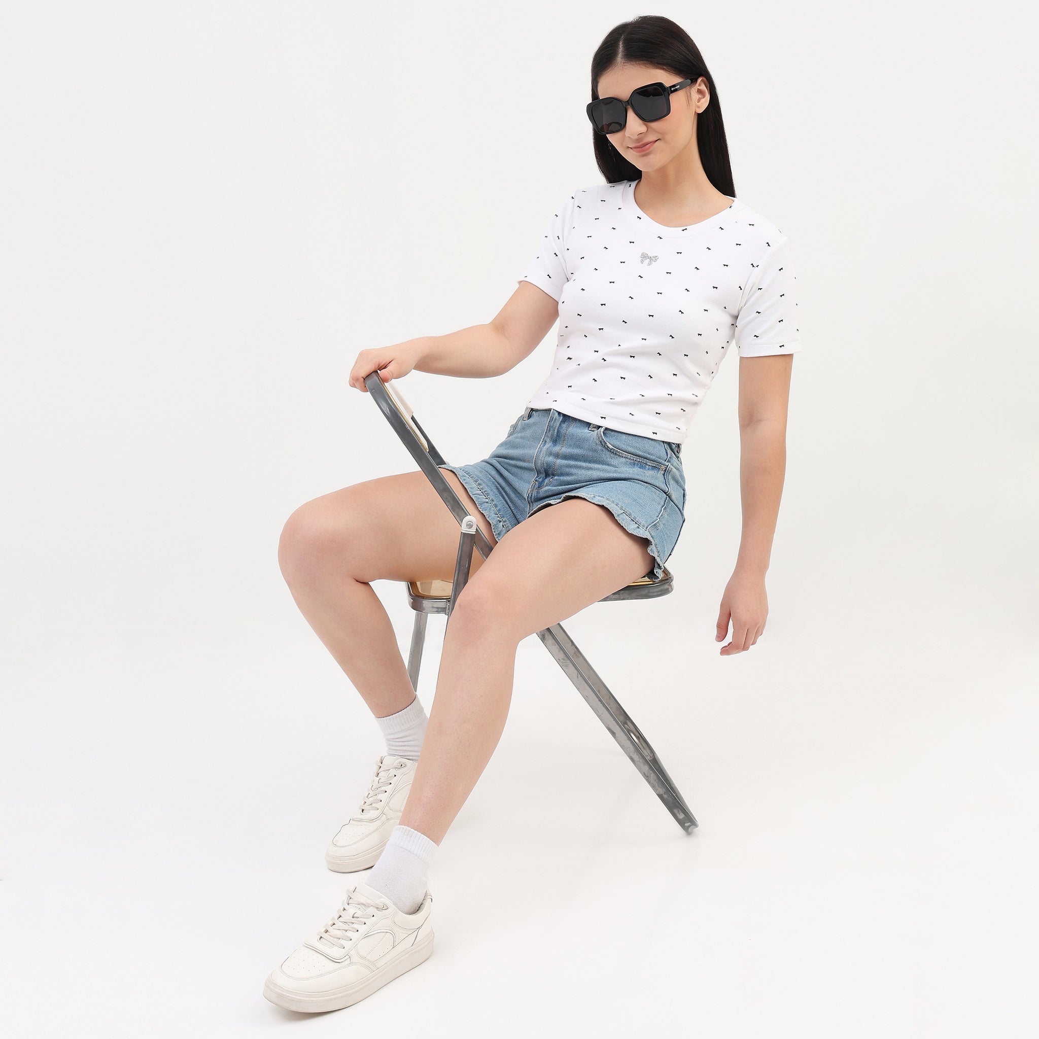 Knitted Bow Print Slim Fit T-Shirt