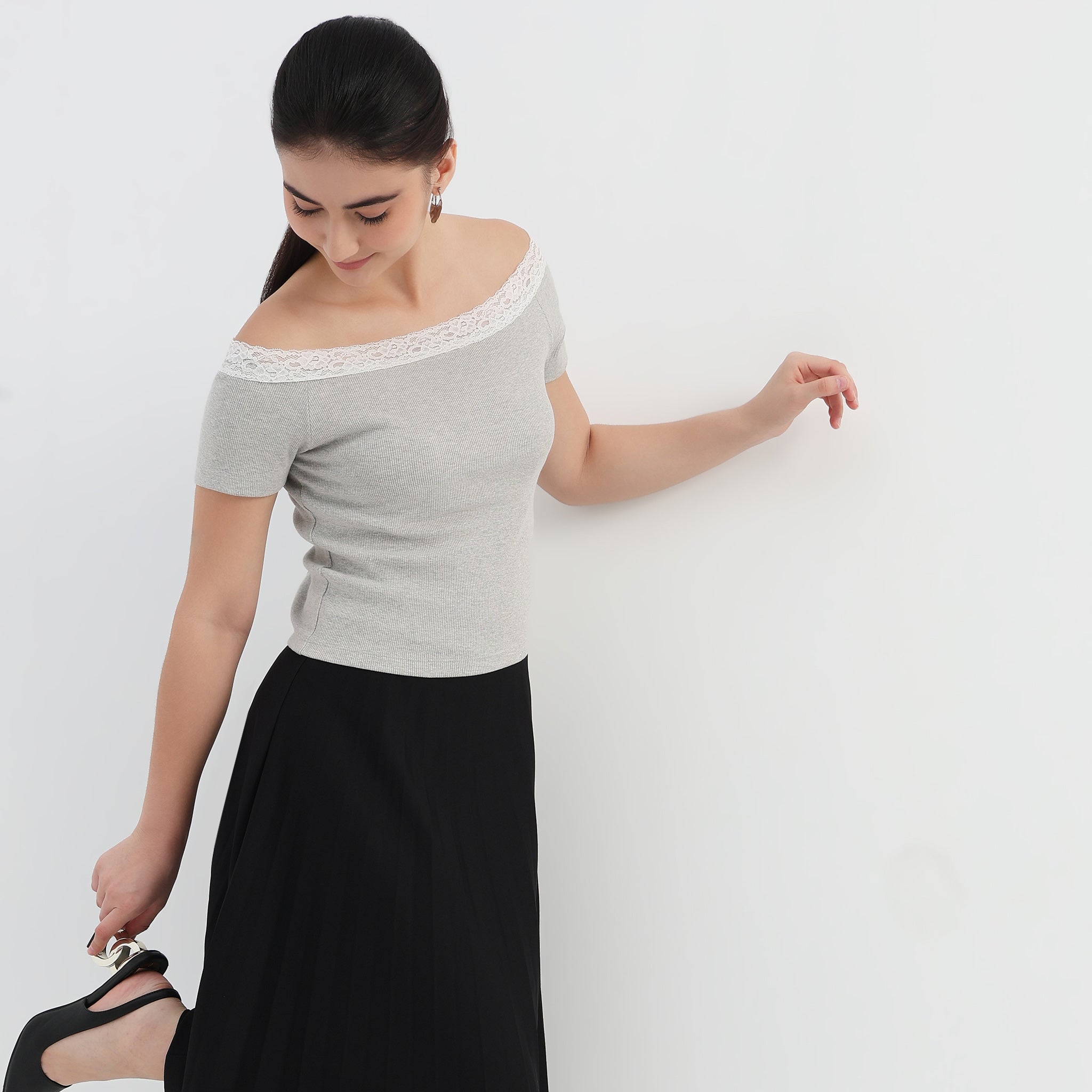 Off-Shoulder Solid Top