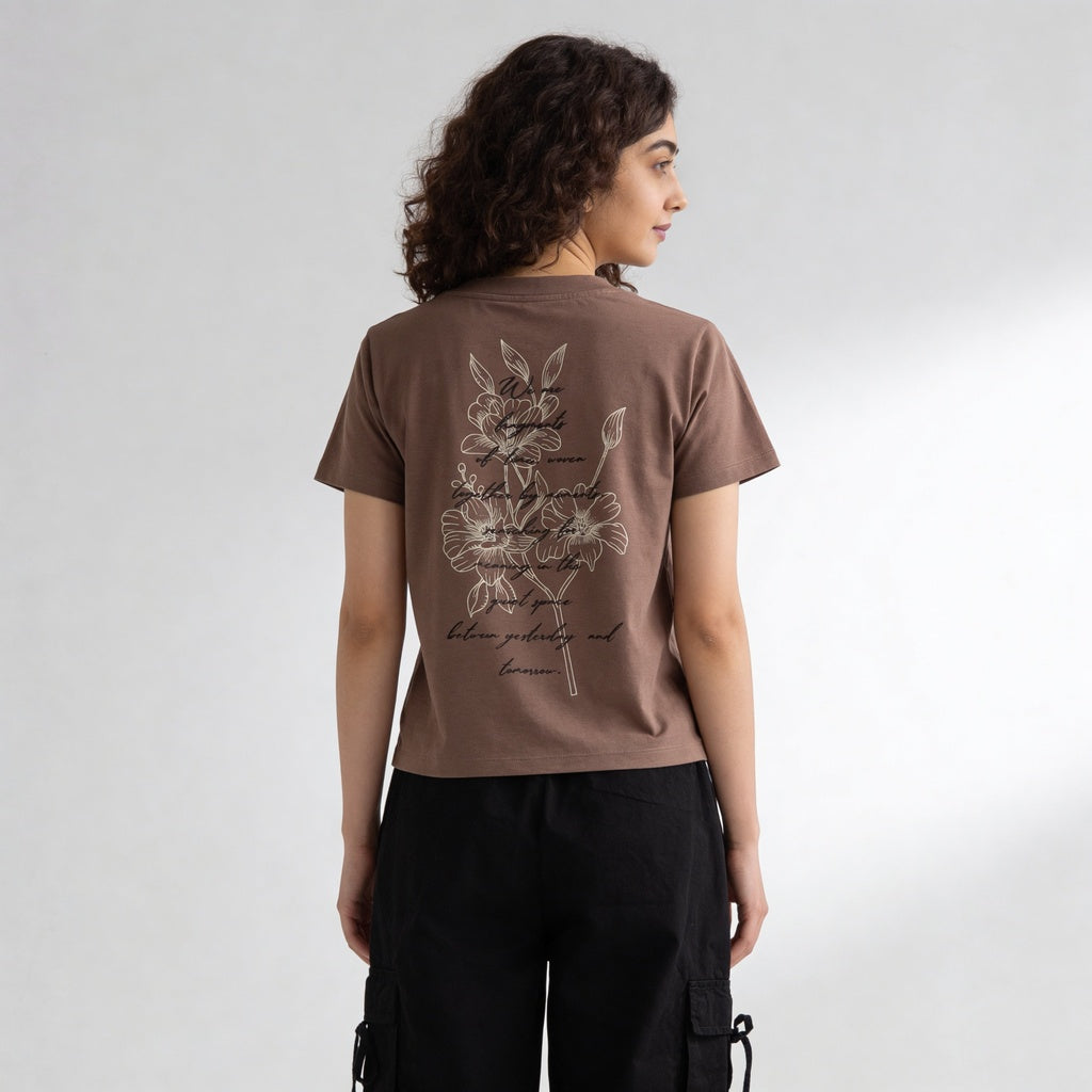 Knitted Graphic Slim Fit Crop T-Shirt