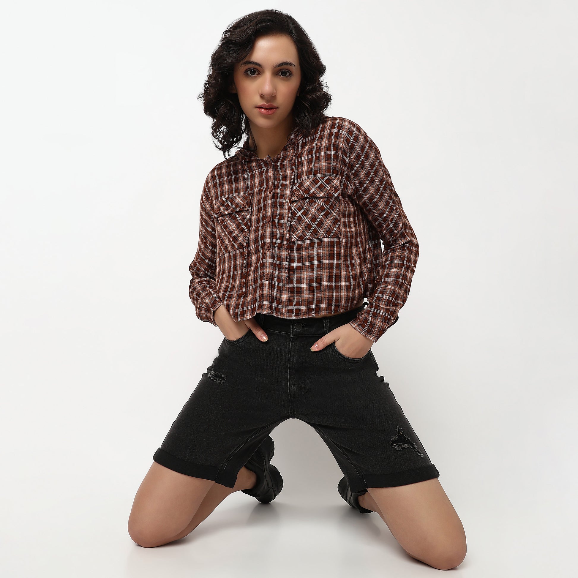 Checkered Hoodie Style Cropped Betty Shirt