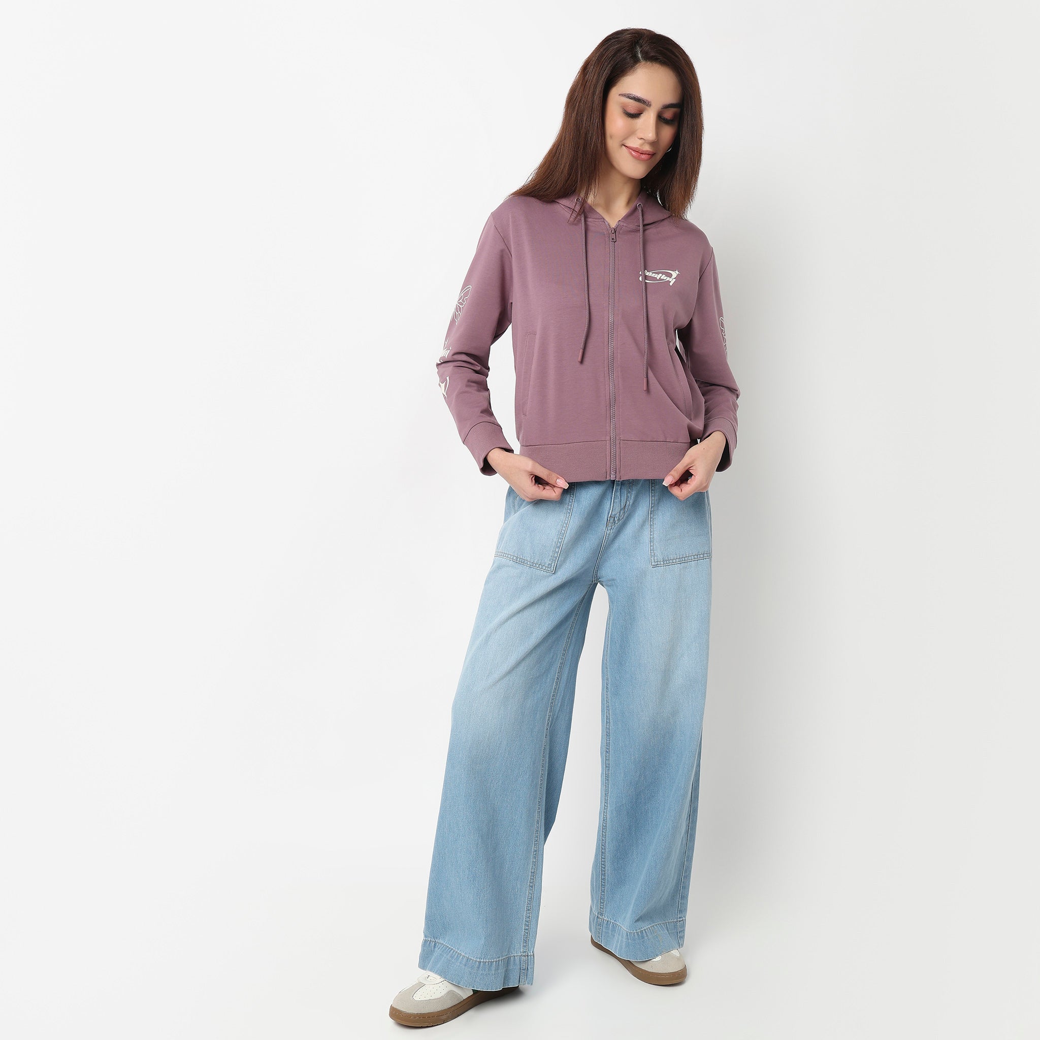 Oversize Graphic Sweatshirt With Applique Work On Chest