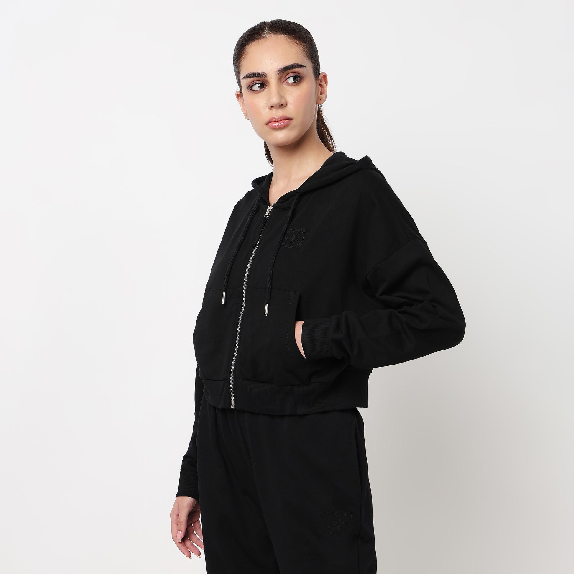 Hoodie Crop Sweatshirt With Kangaroo Pockets