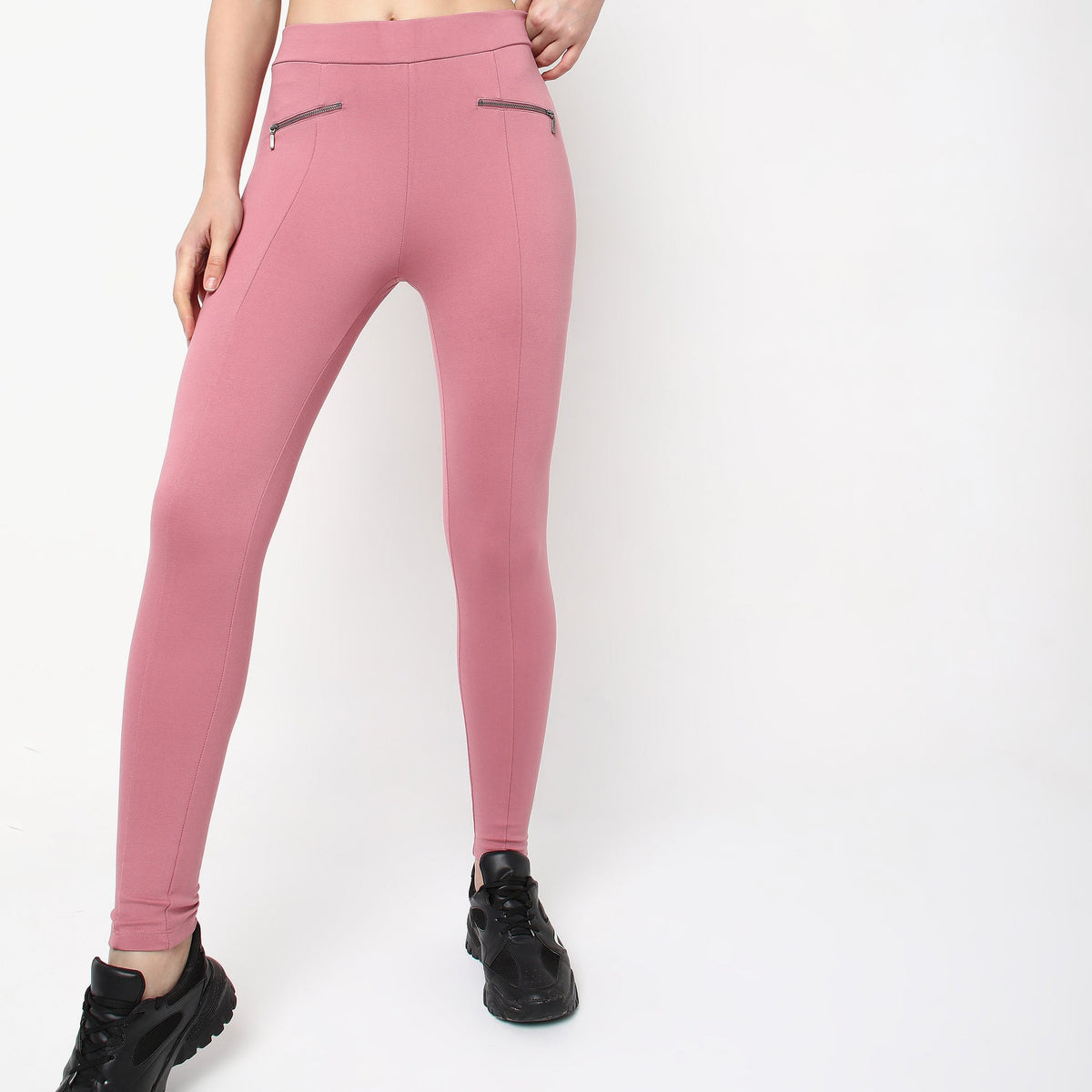 Slim Fit Solid Mid Rise Jeggings