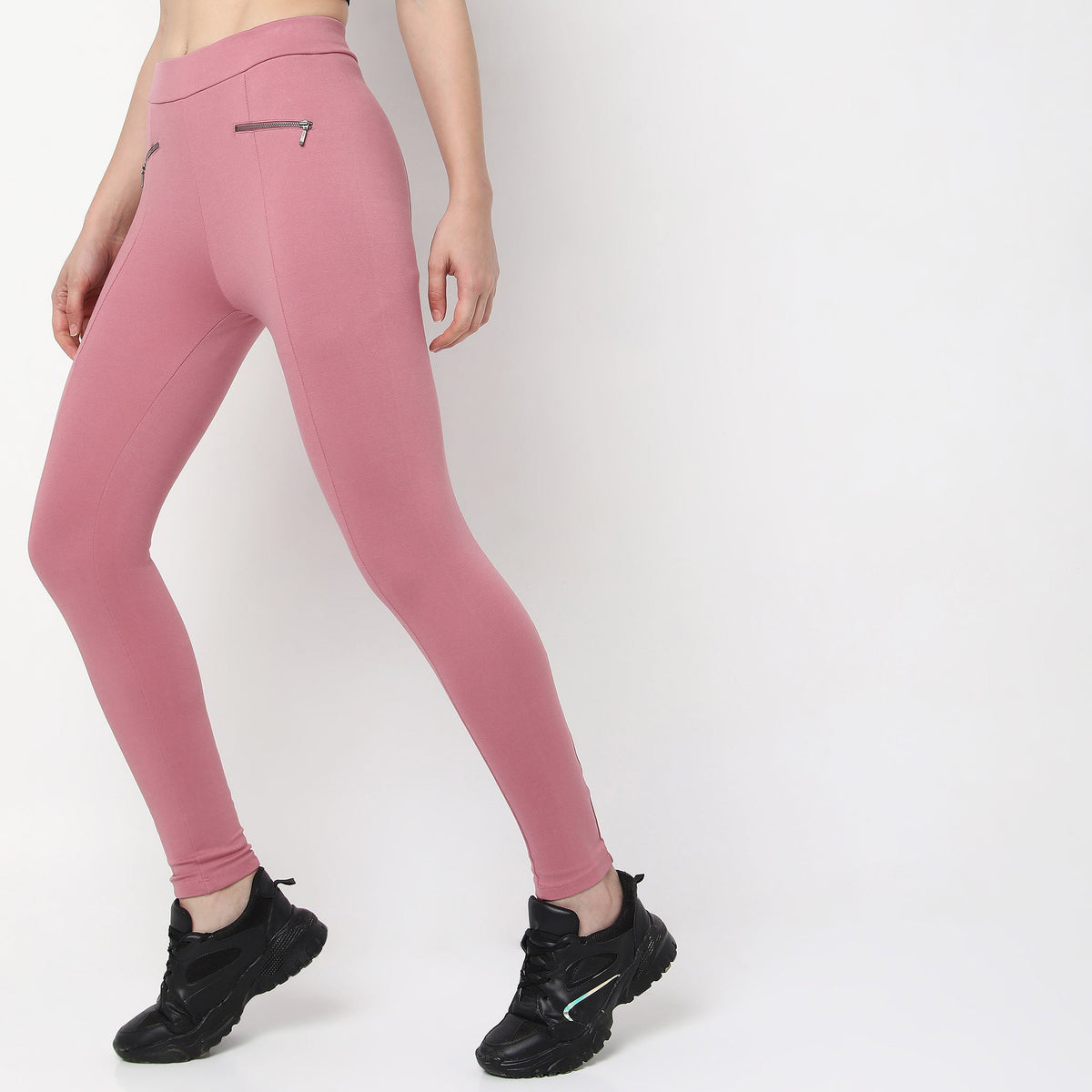 Slim Fit Solid Mid Rise Jeggings