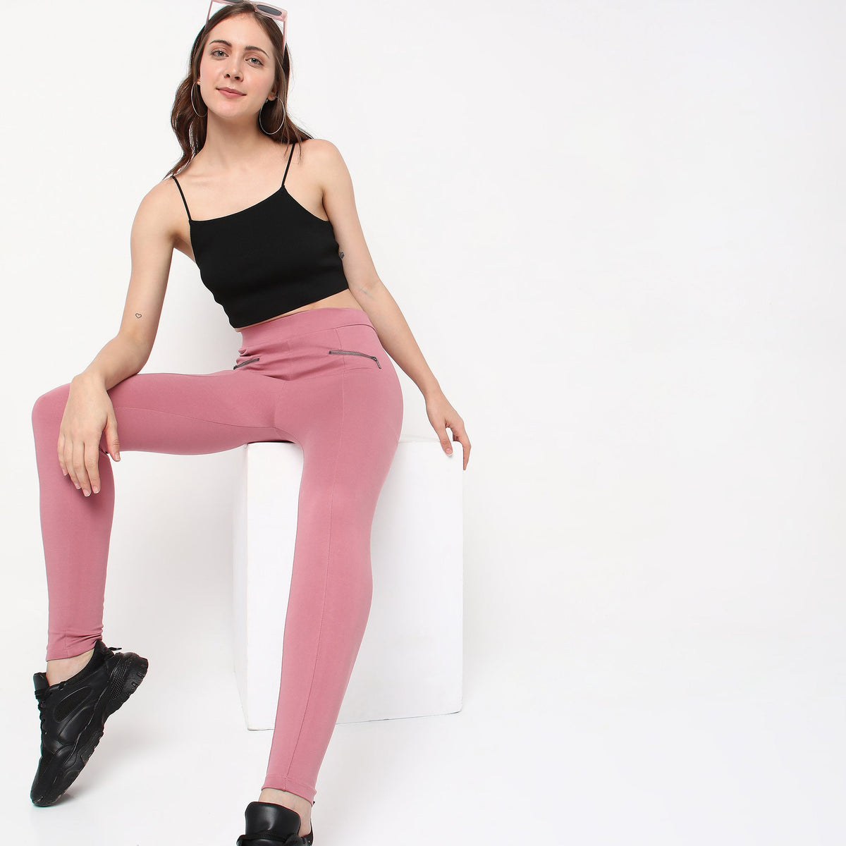 Slim Fit Solid Mid Rise Jeggings