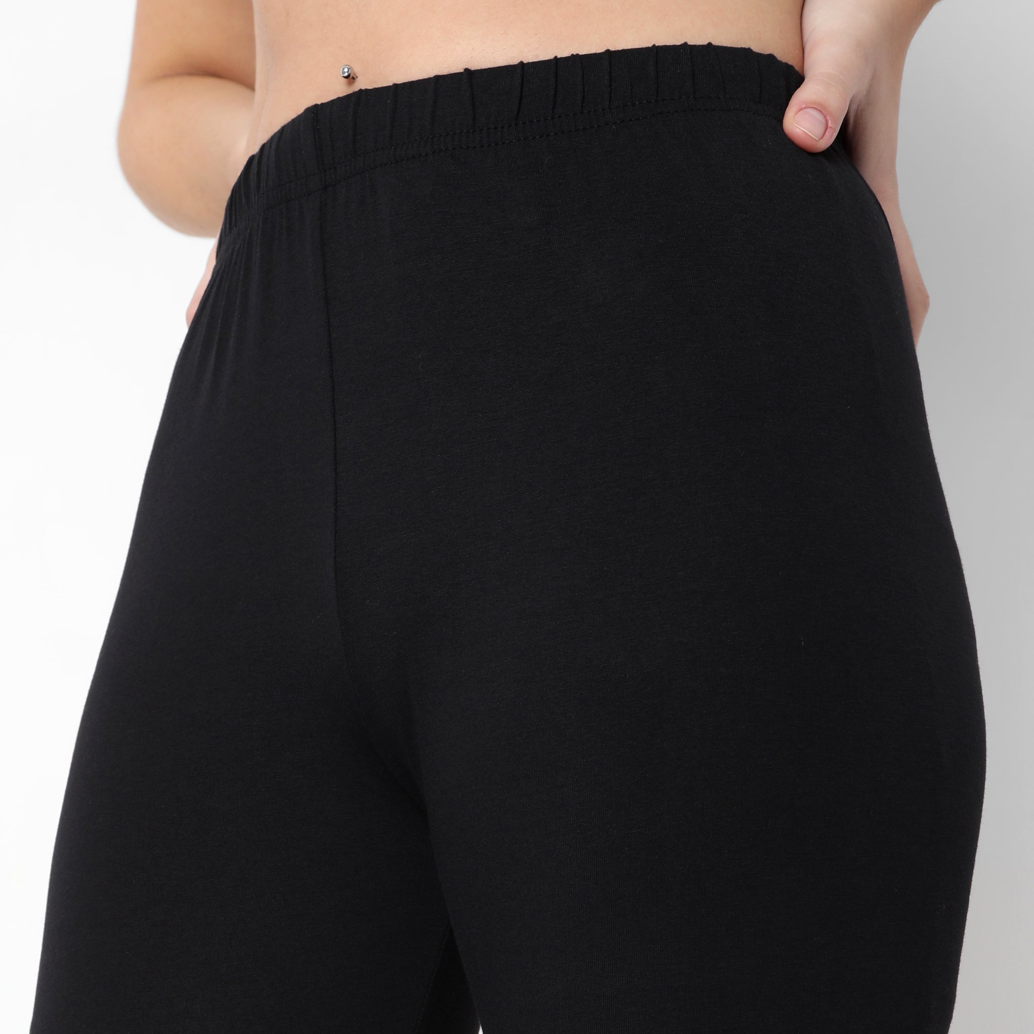 Straight Fit Solid Mid Rise Leggings