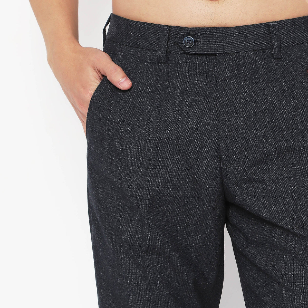 Men Wearing Slim Fit Solid Mid Rise Trouser