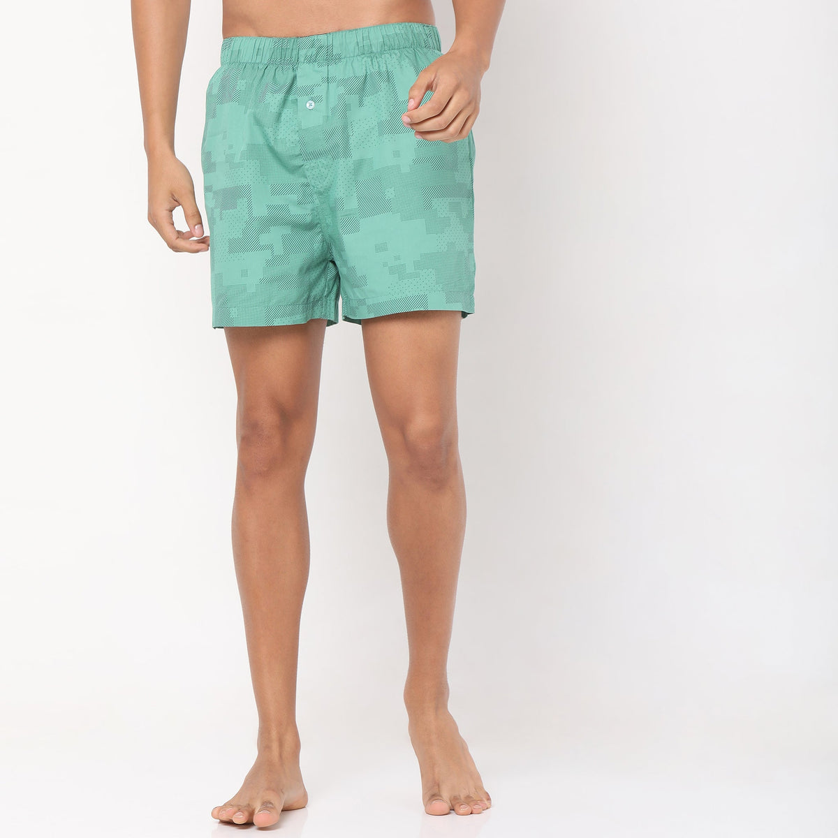 Men Wearing Relaxed Fit Printed Mid Rise Short