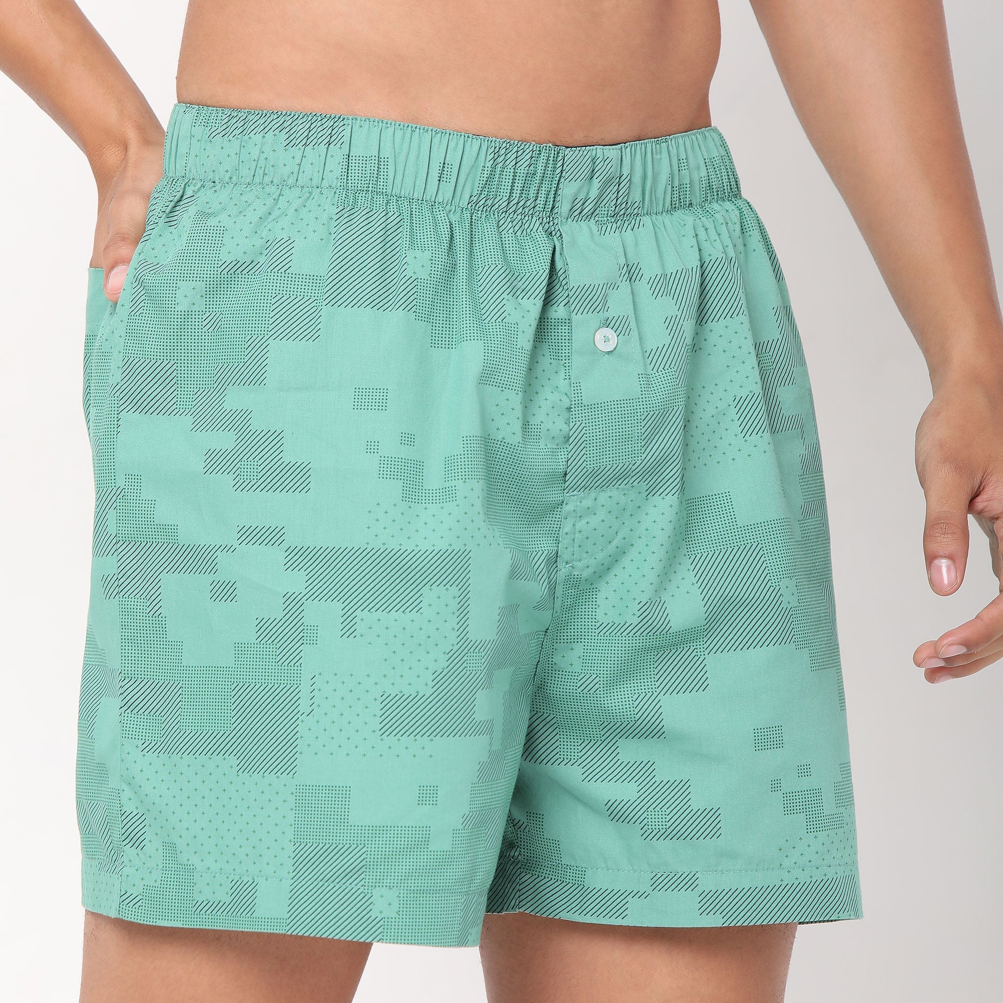 Men Wearing Relaxed Fit Printed Mid Rise Short