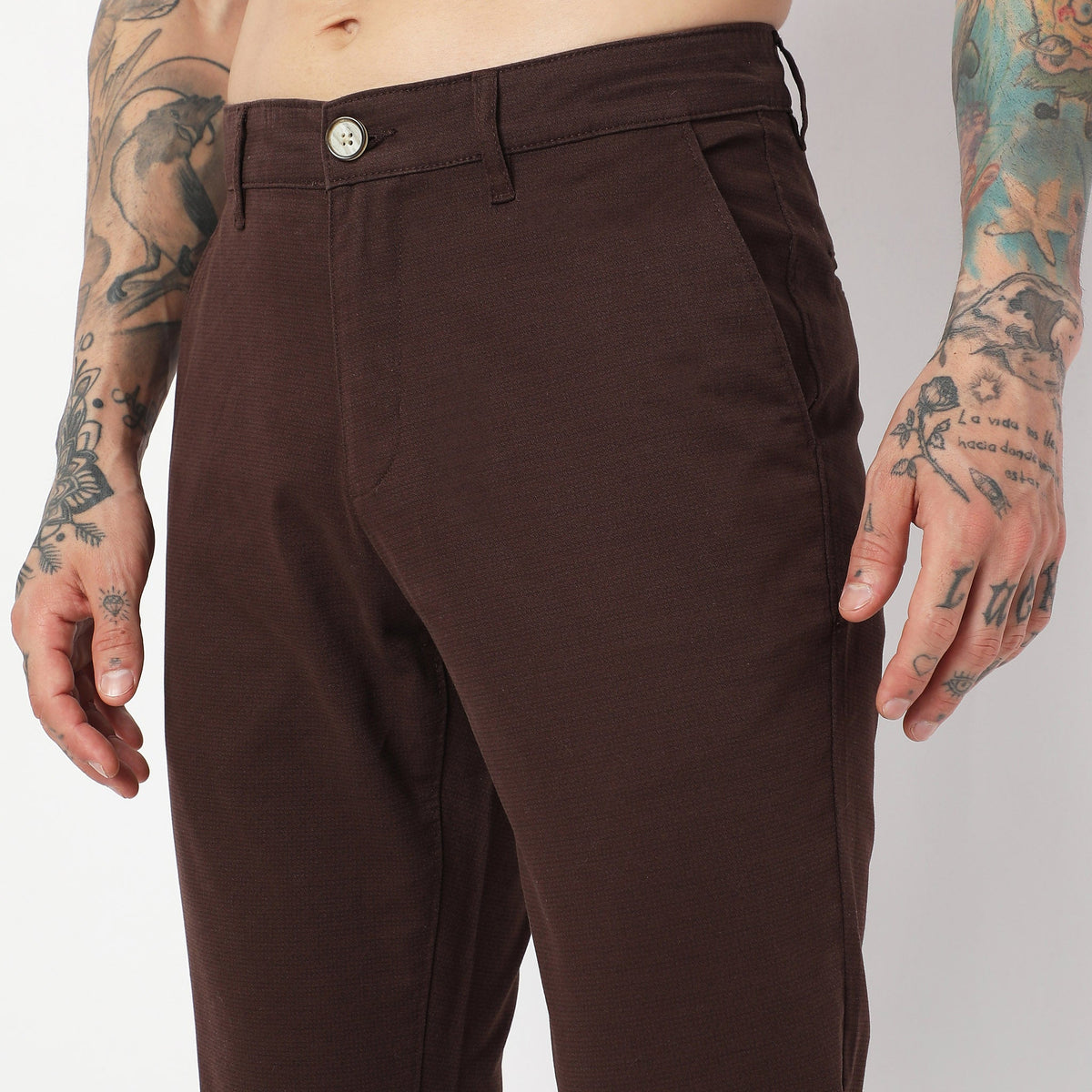 Regular Fit Solid Mid Rise Chinos