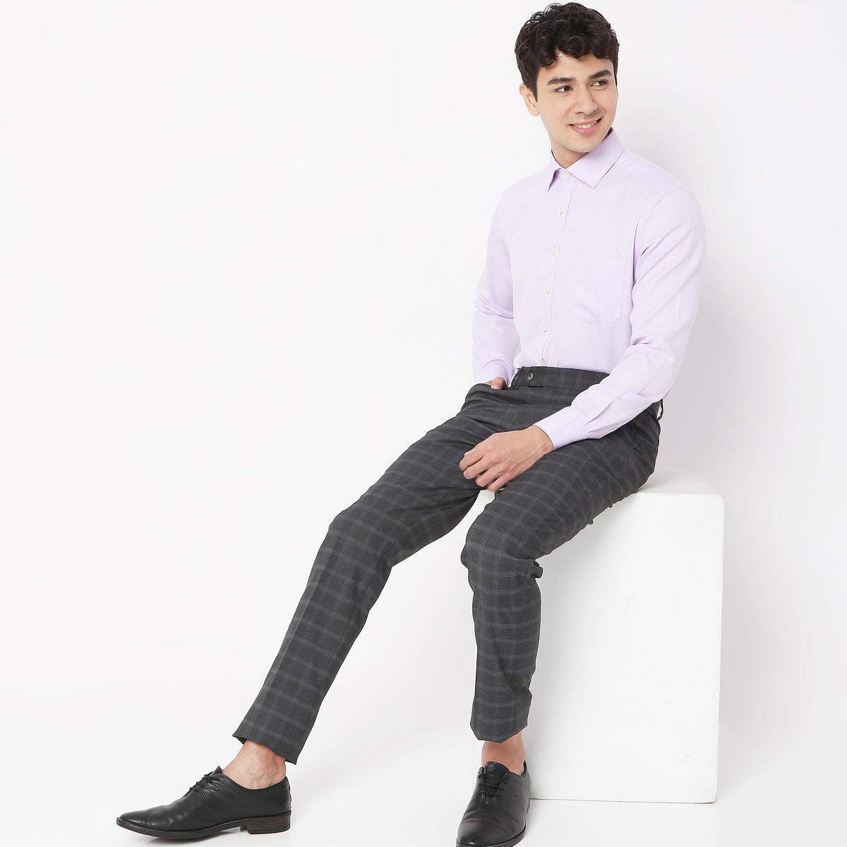 Regular Fit Checkered Mid Rise Trousers