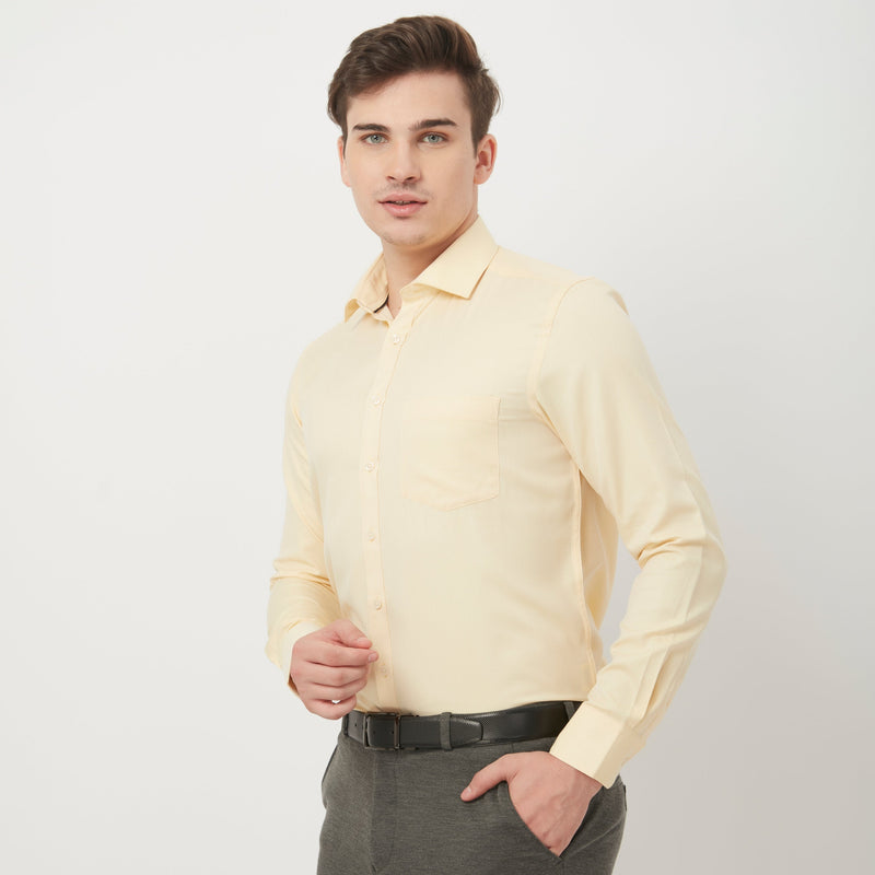 Men Wearing Relaxed Fit Solid Shirt