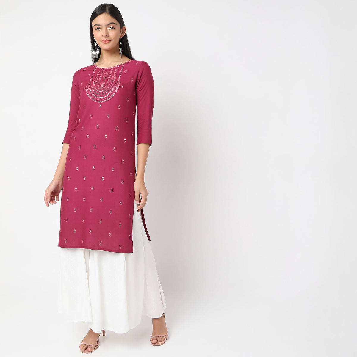 Straight Fit Embroidered Kurta