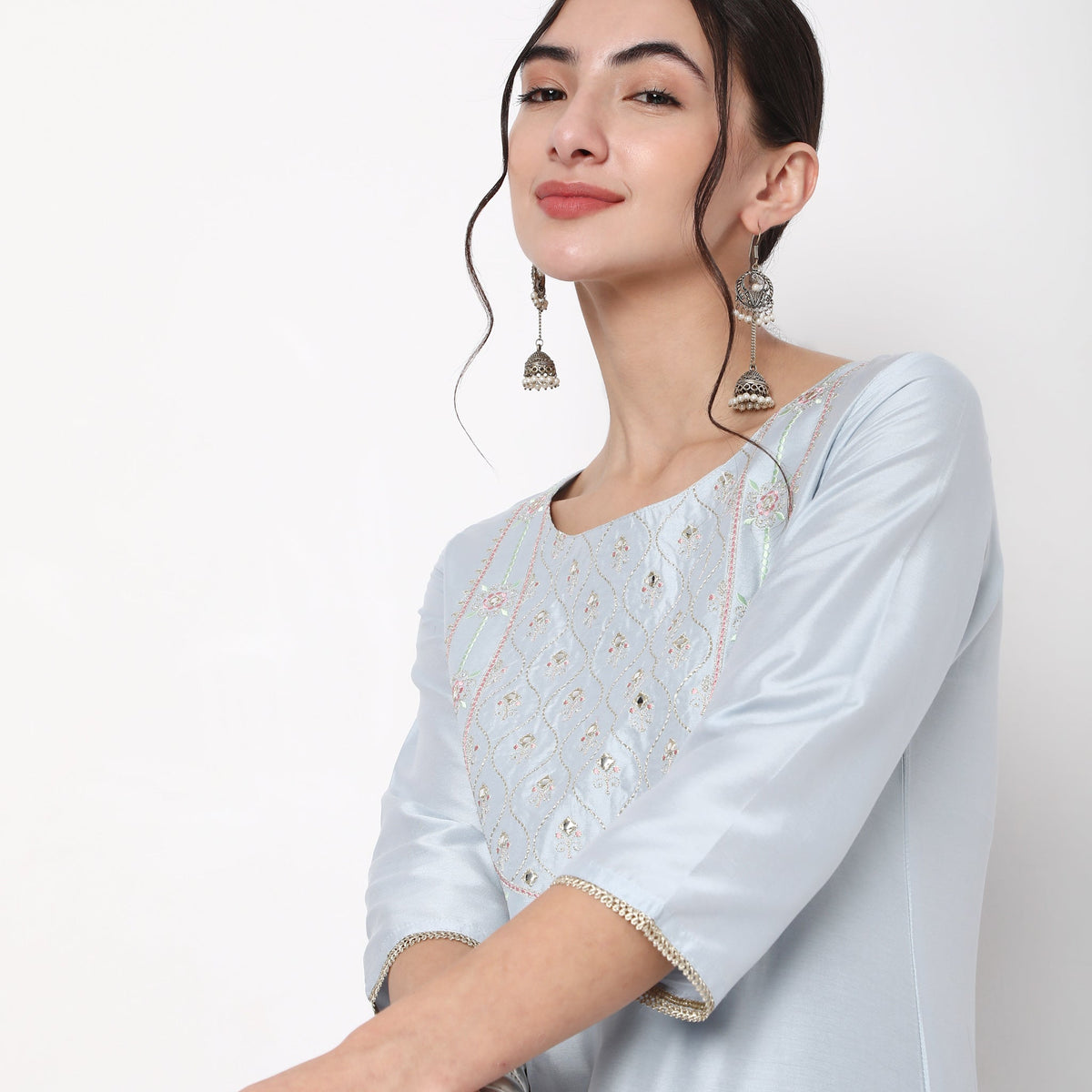 Straight Fit Embellished Kurta